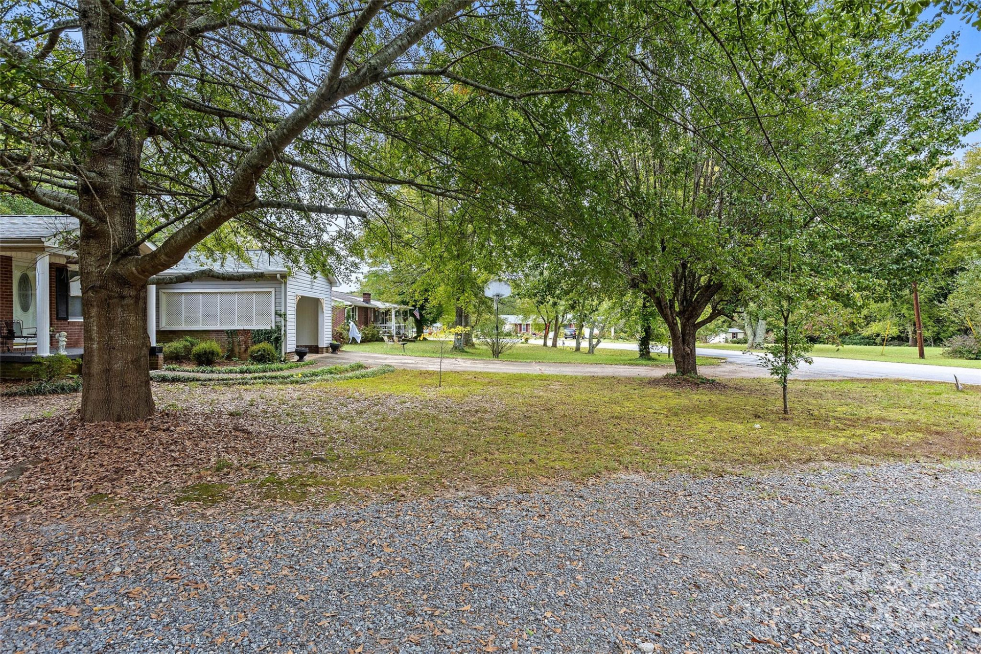 151 Debby Lane - Photo 5