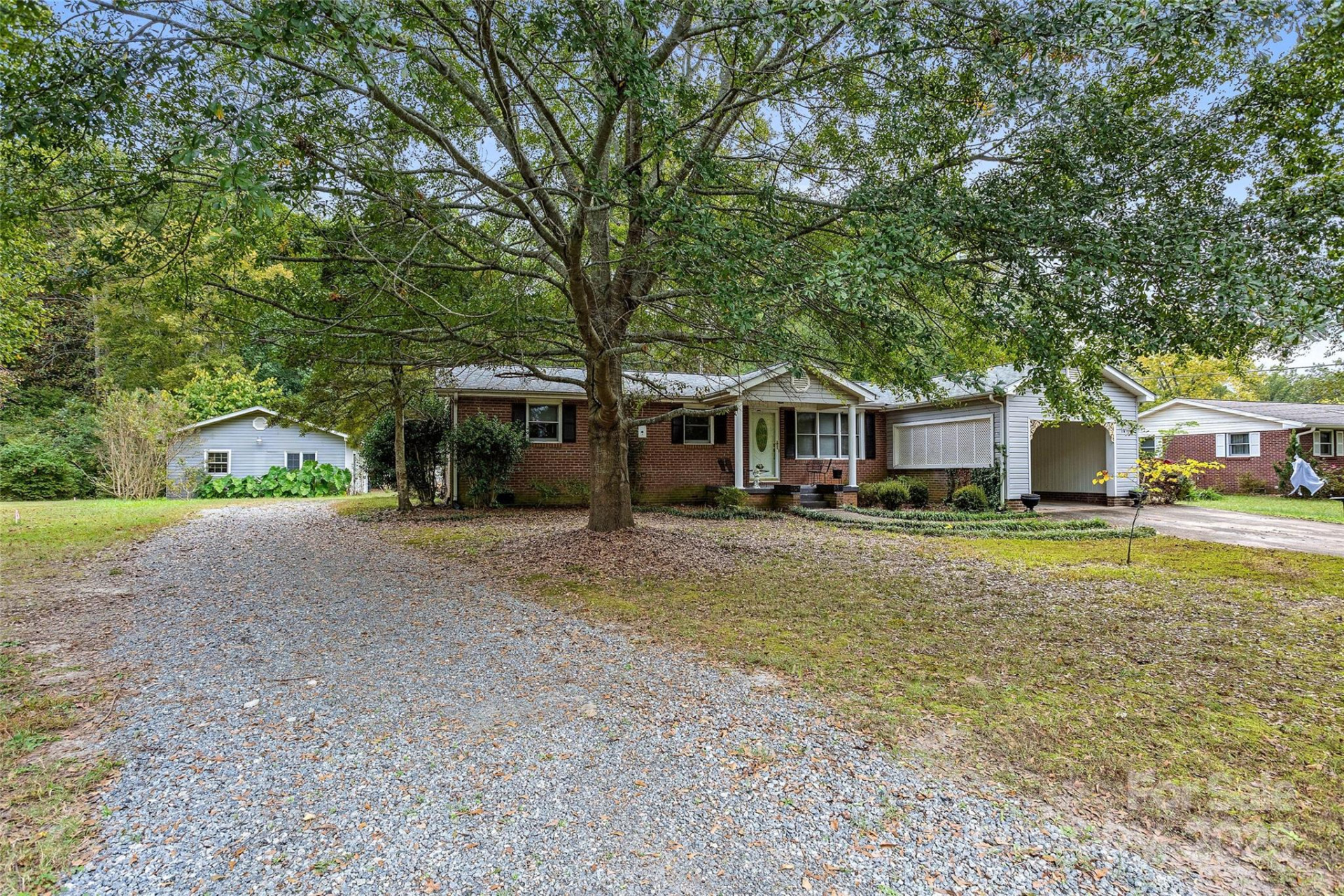 151 Debby Lane - Photo 6