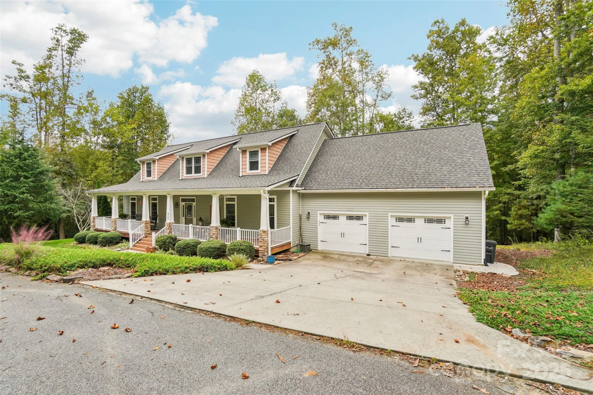 813 Beech Tree Place - Photo 2