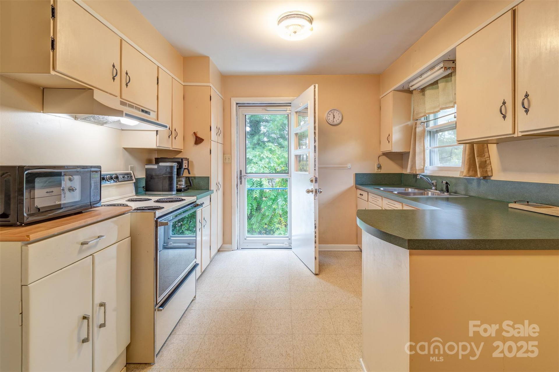 65 Garden Circle - Photo 4