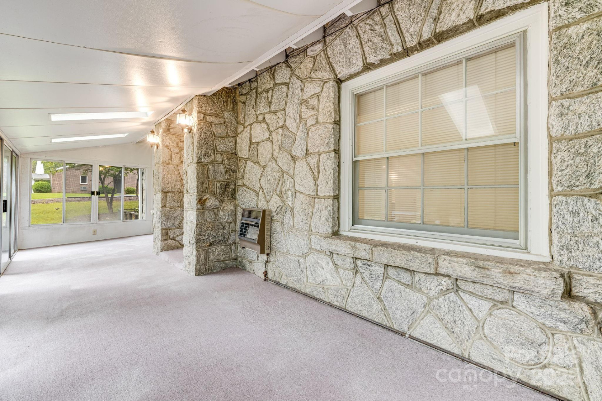 1819 Windsor Drive - Photo 24