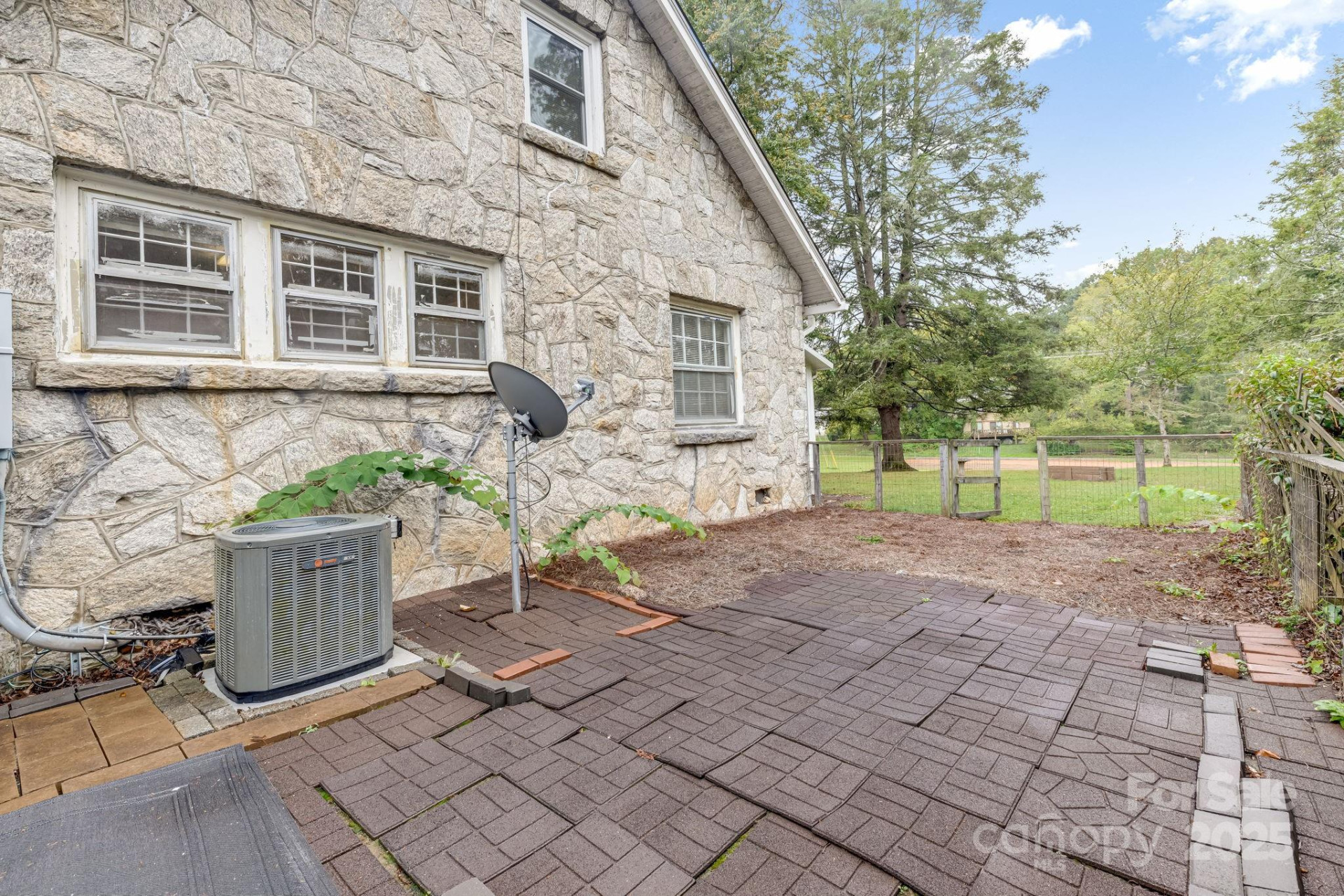 1819 Windsor Drive - Photo 28