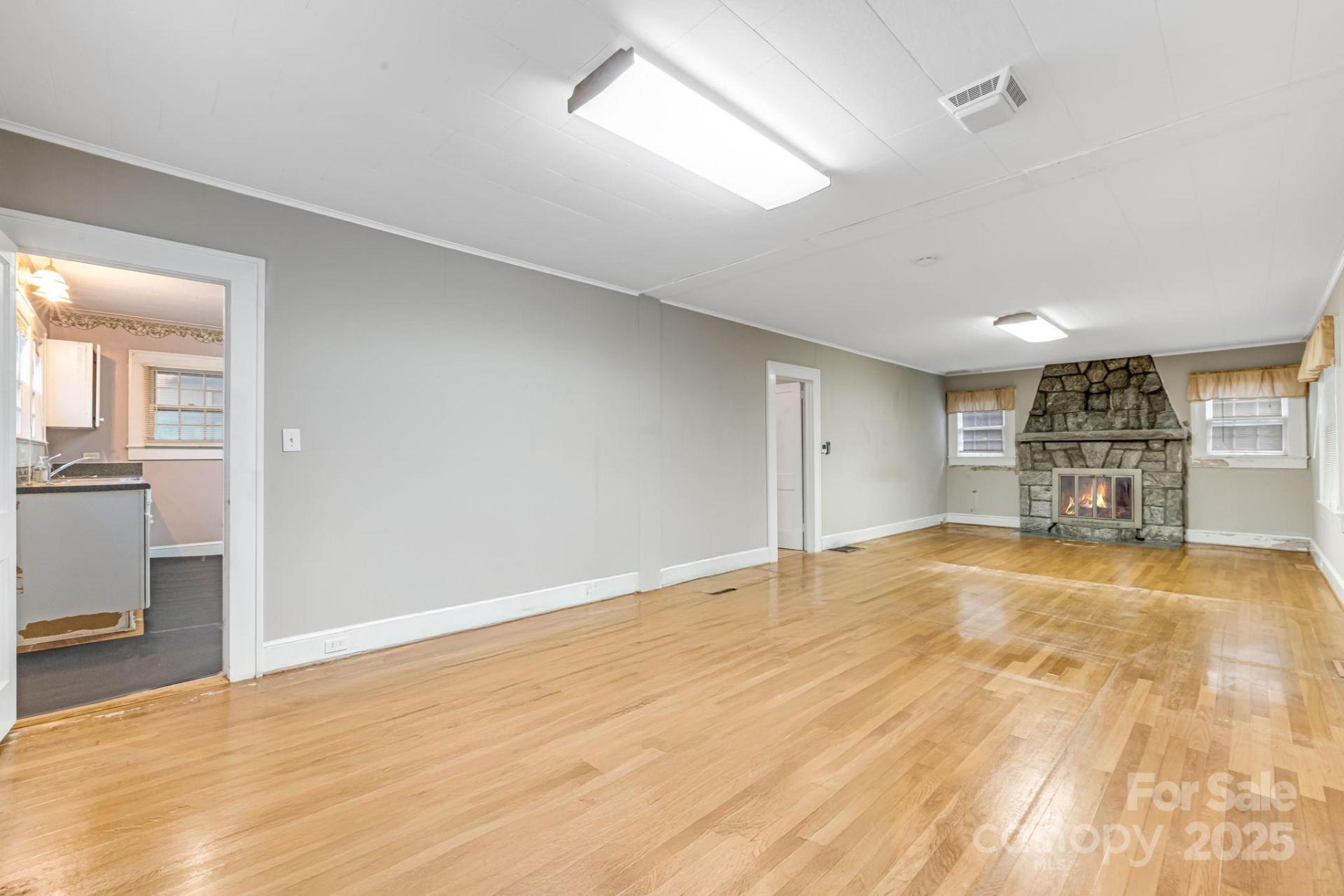 1819 Windsor Drive - Photo 6