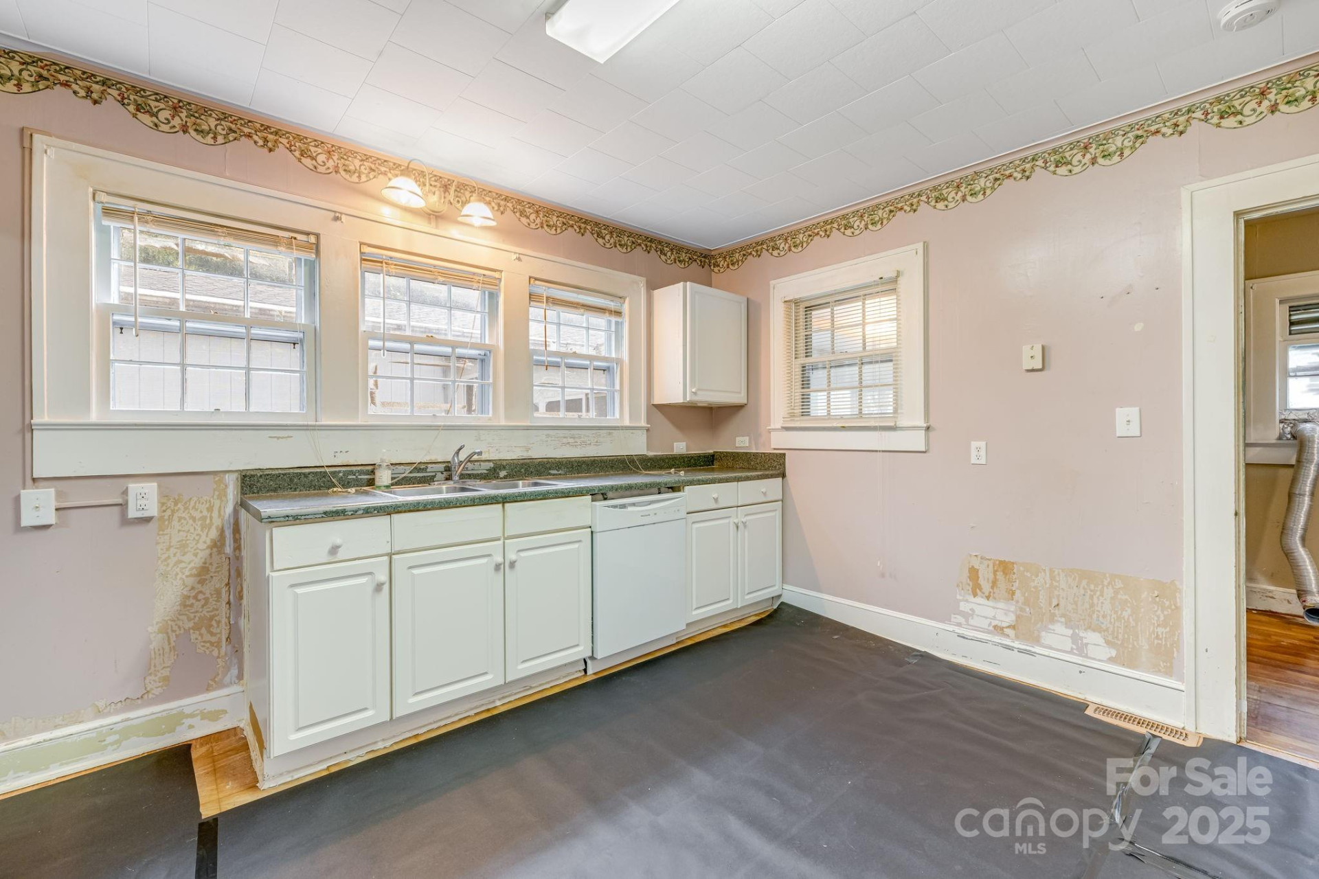 1819 Windsor Drive - Photo 7