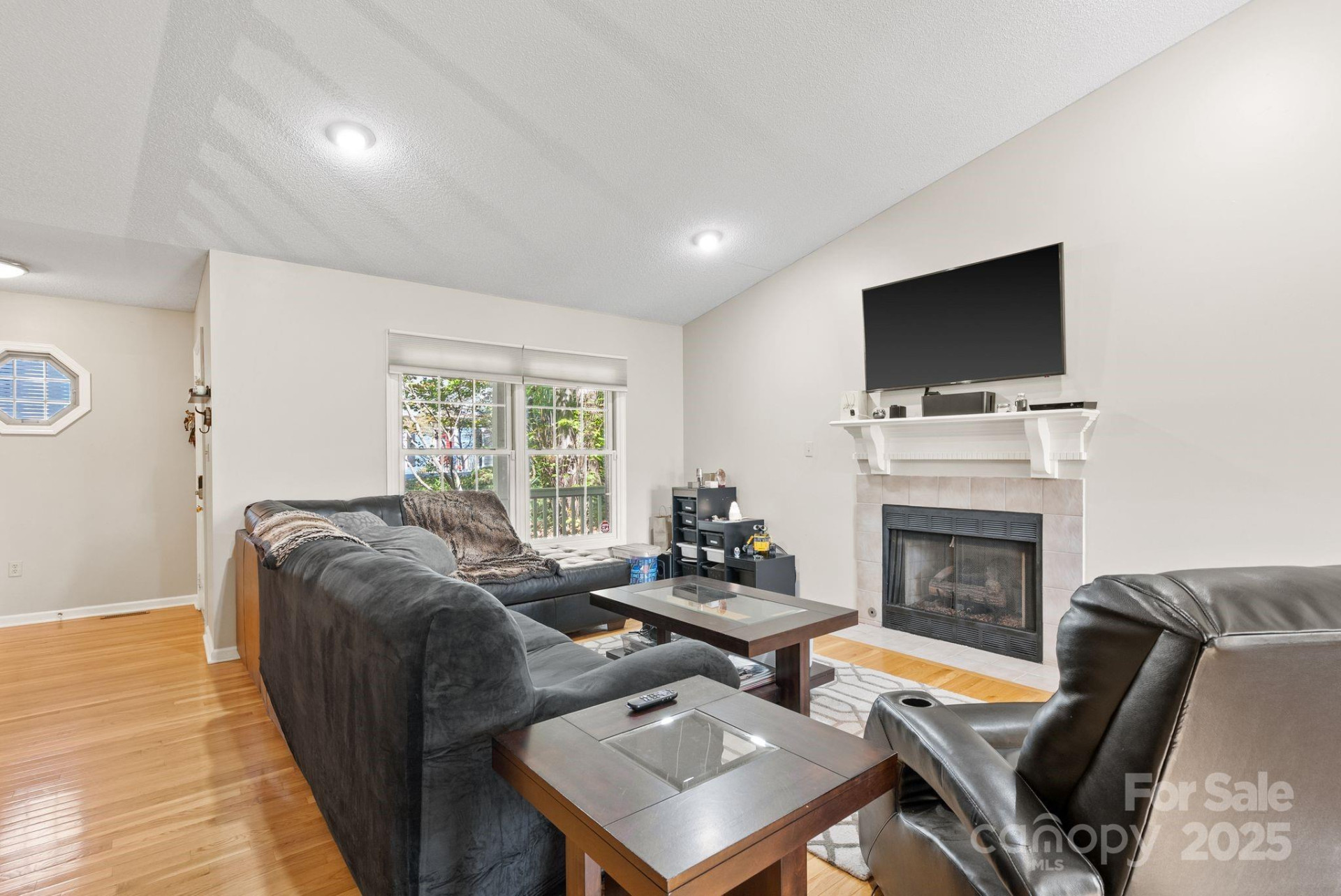 28 Foxberry Drive - Photo 3