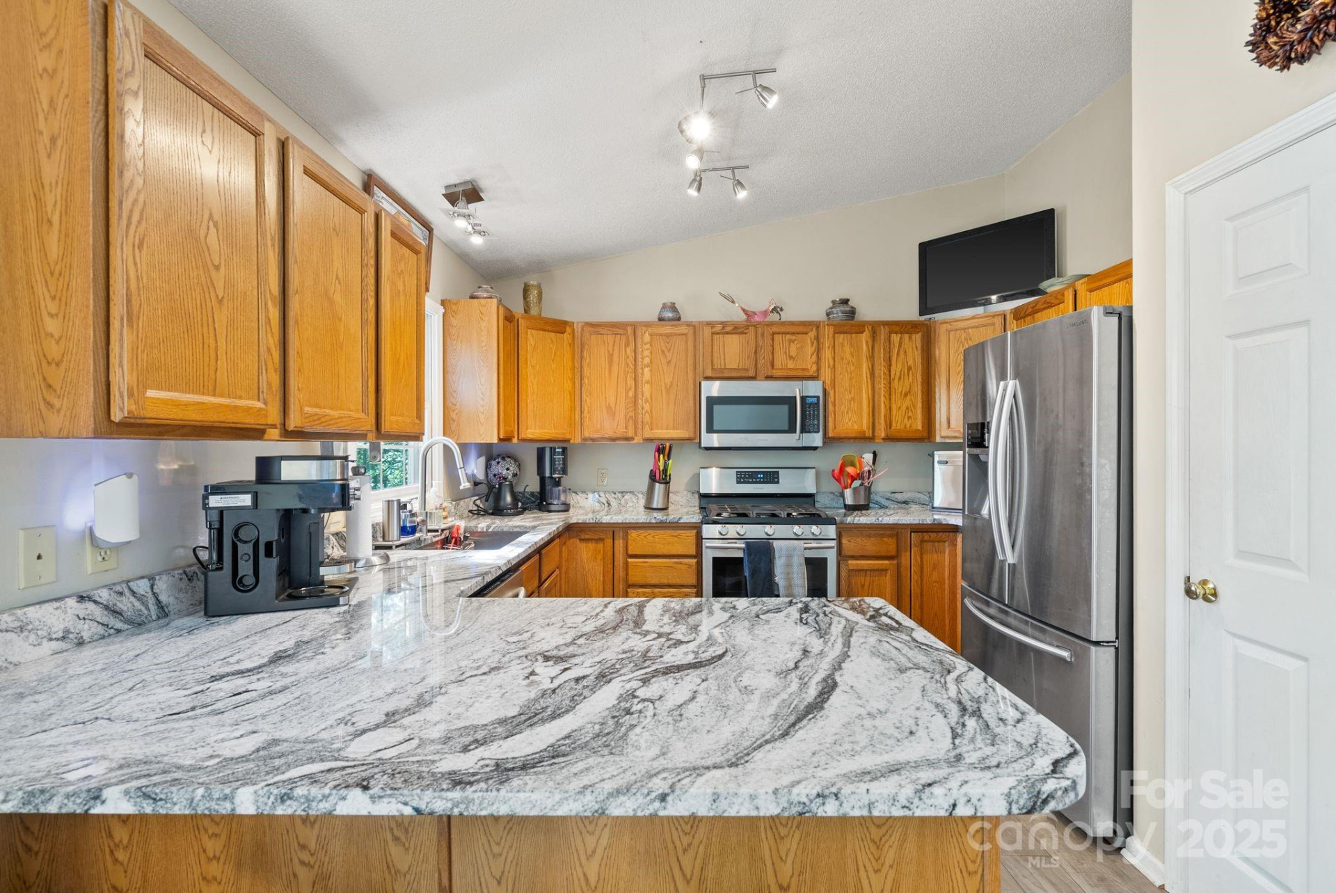 28 Foxberry Drive - Photo 5