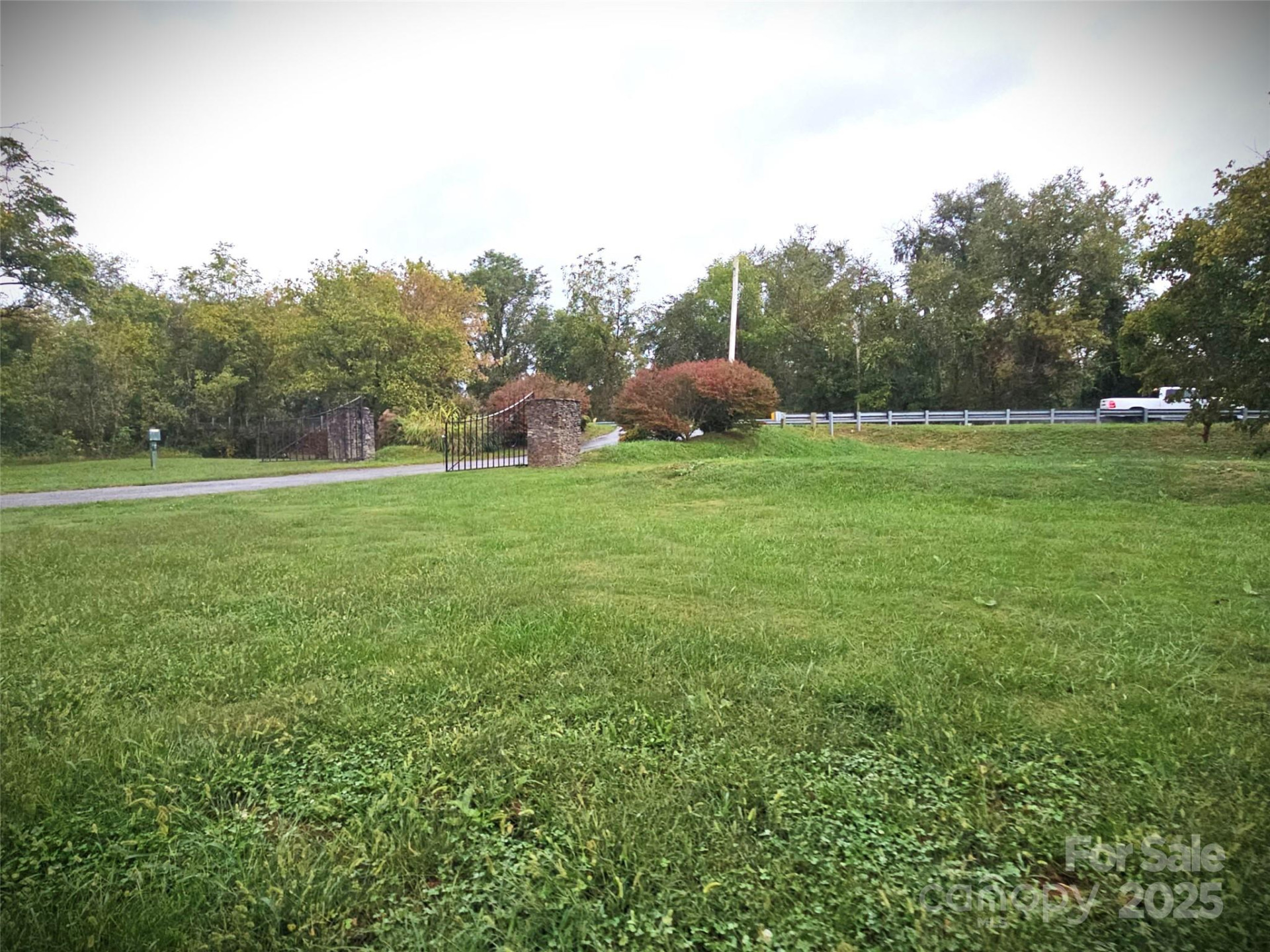 111 Howard Gap Road - Photo 15