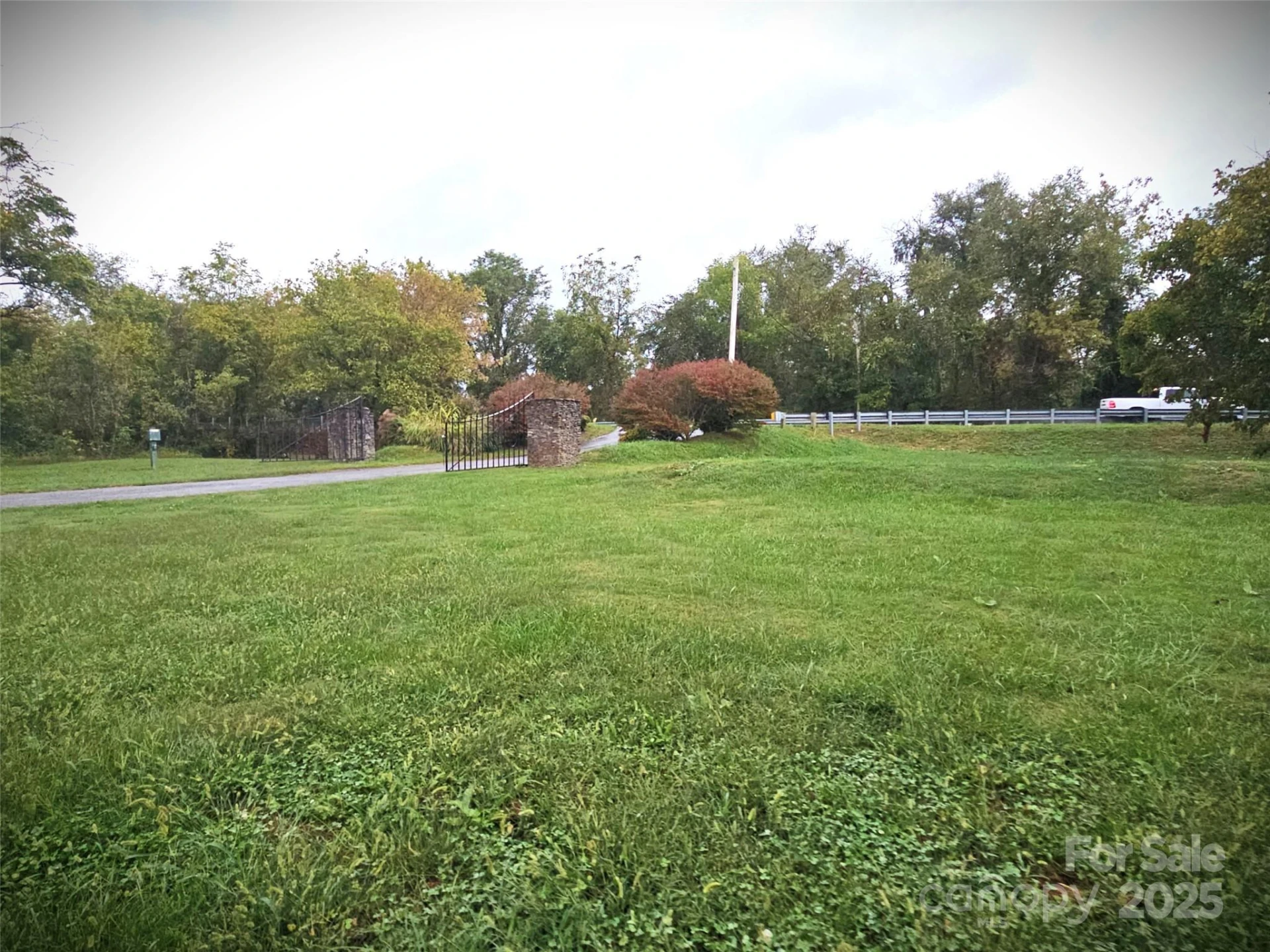 111 Howard Gap Road - Photo 15