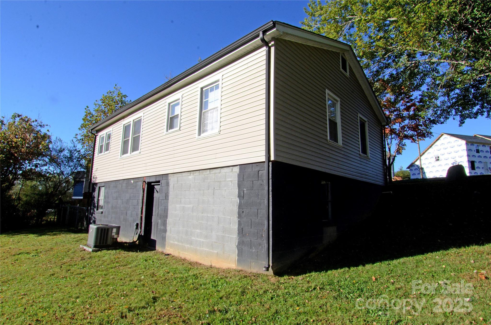 231 Stroud Street - Photo 3