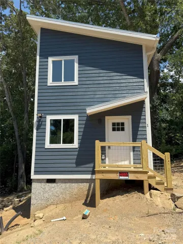 1 Freeport Lane