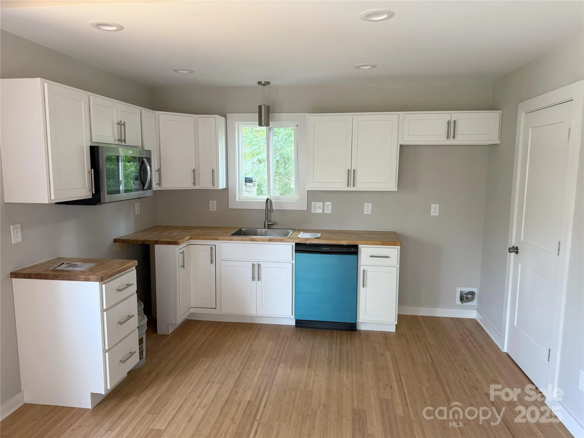 1 Freeport Lane - Photo 6
