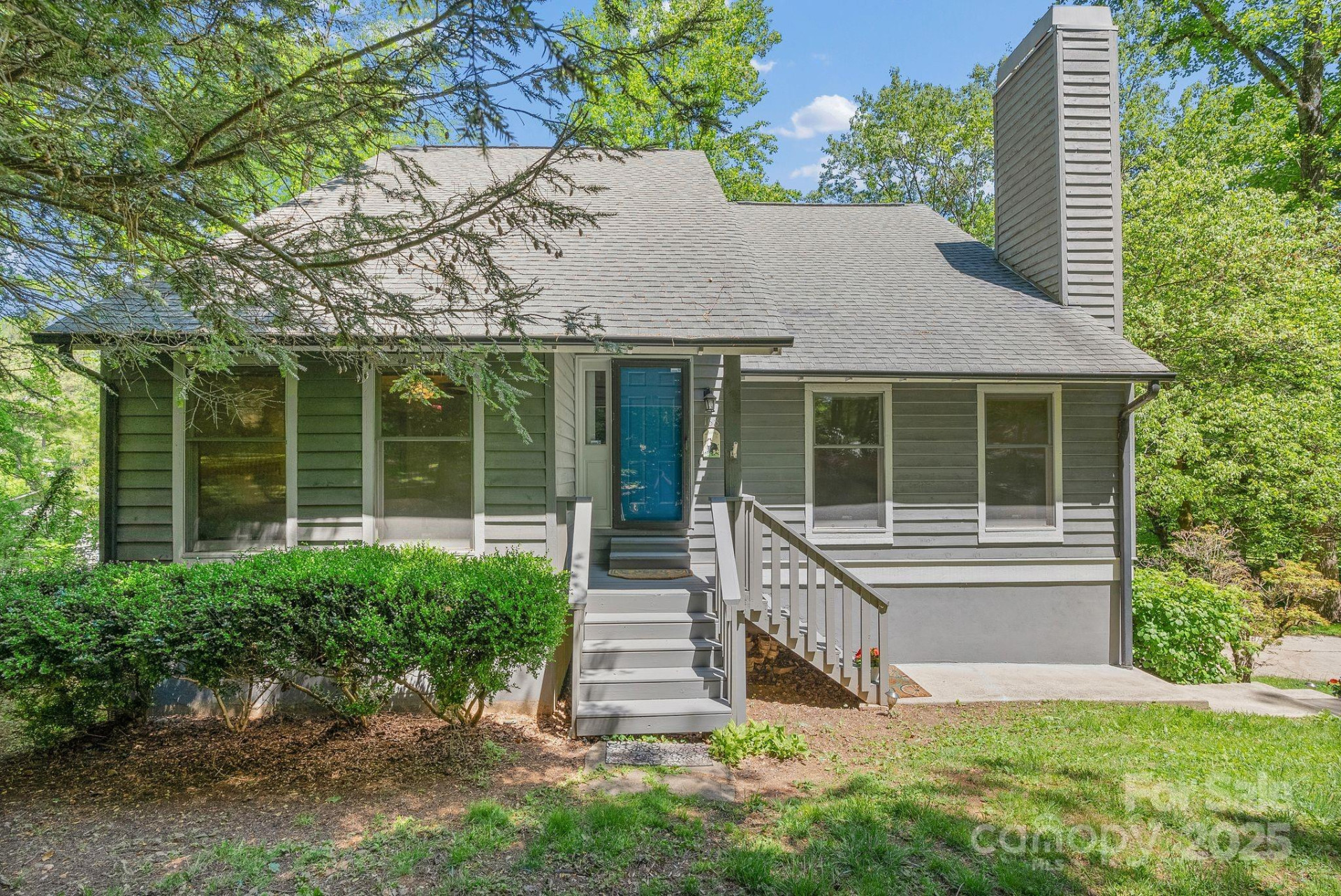 168 Scarlet Drive - Photo 2
