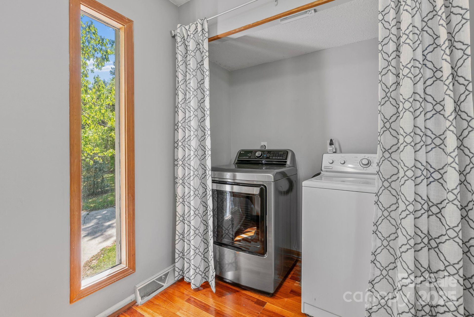 168 Scarlet Drive - Photo 15