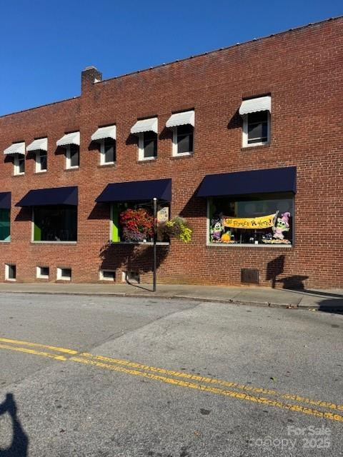 201 Main Street - Photo 2