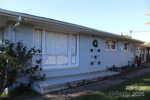 107 Matthews Street
