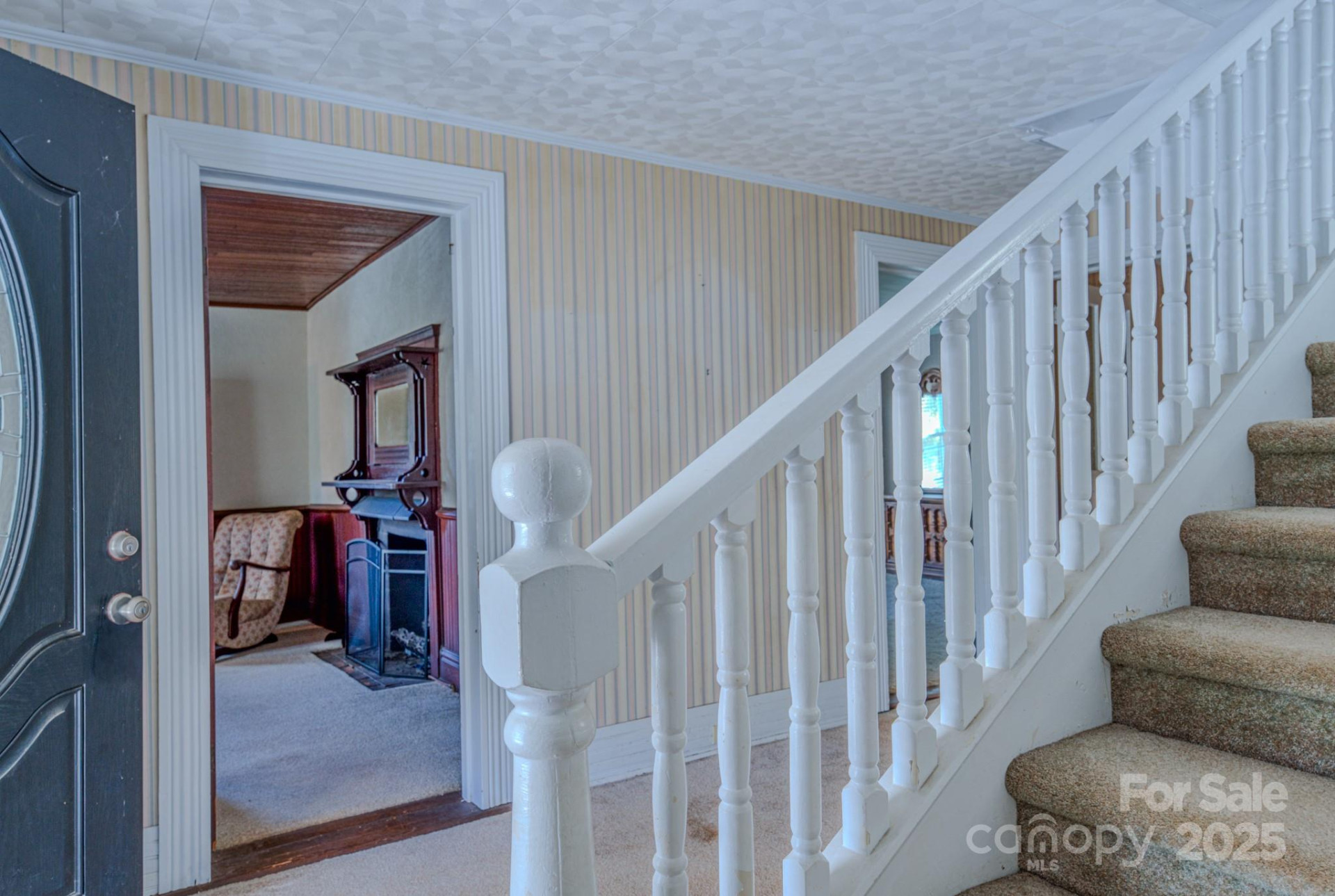 7 Noble Road - Photo 32