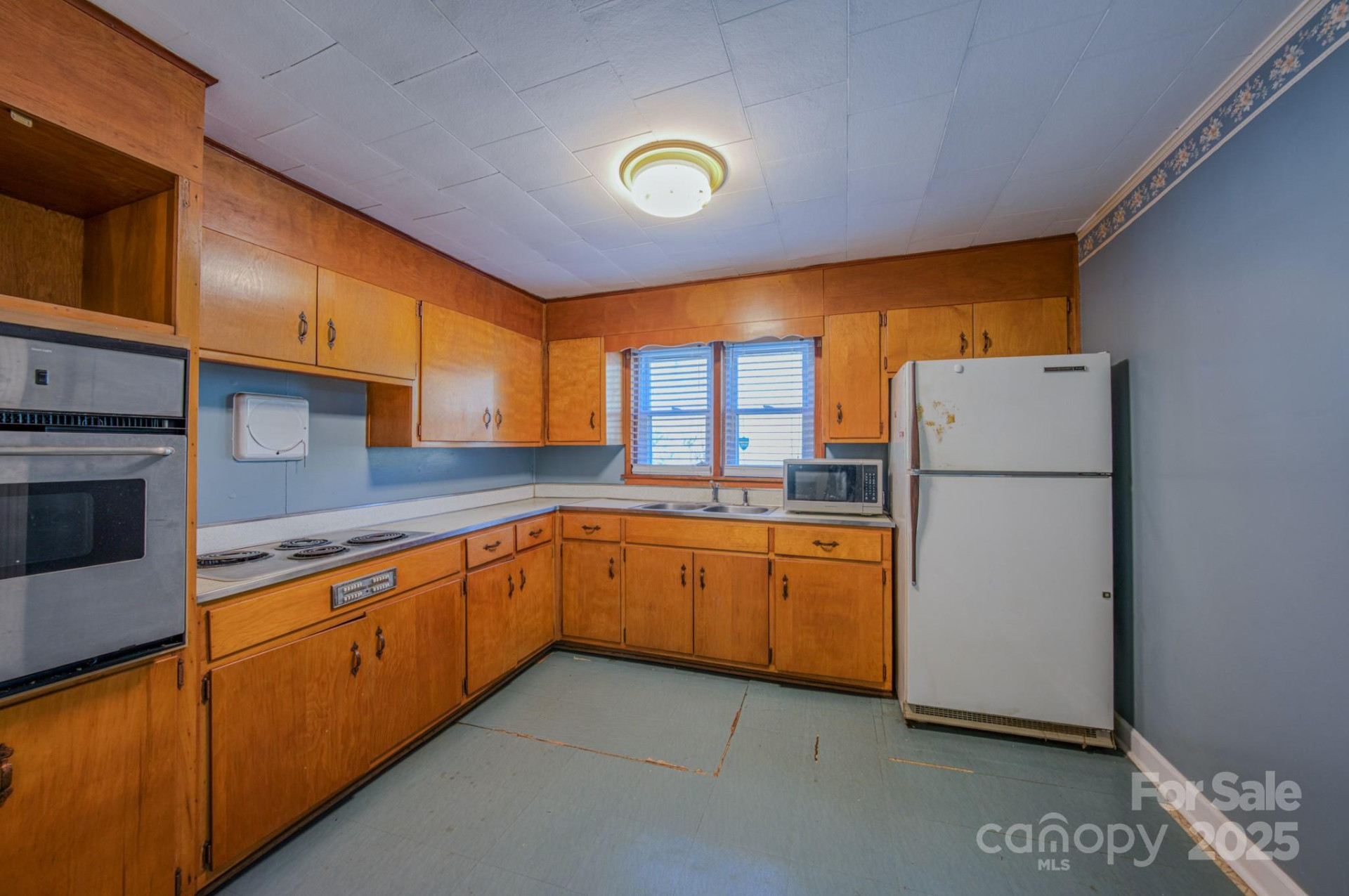 7 Noble Road - Photo 36