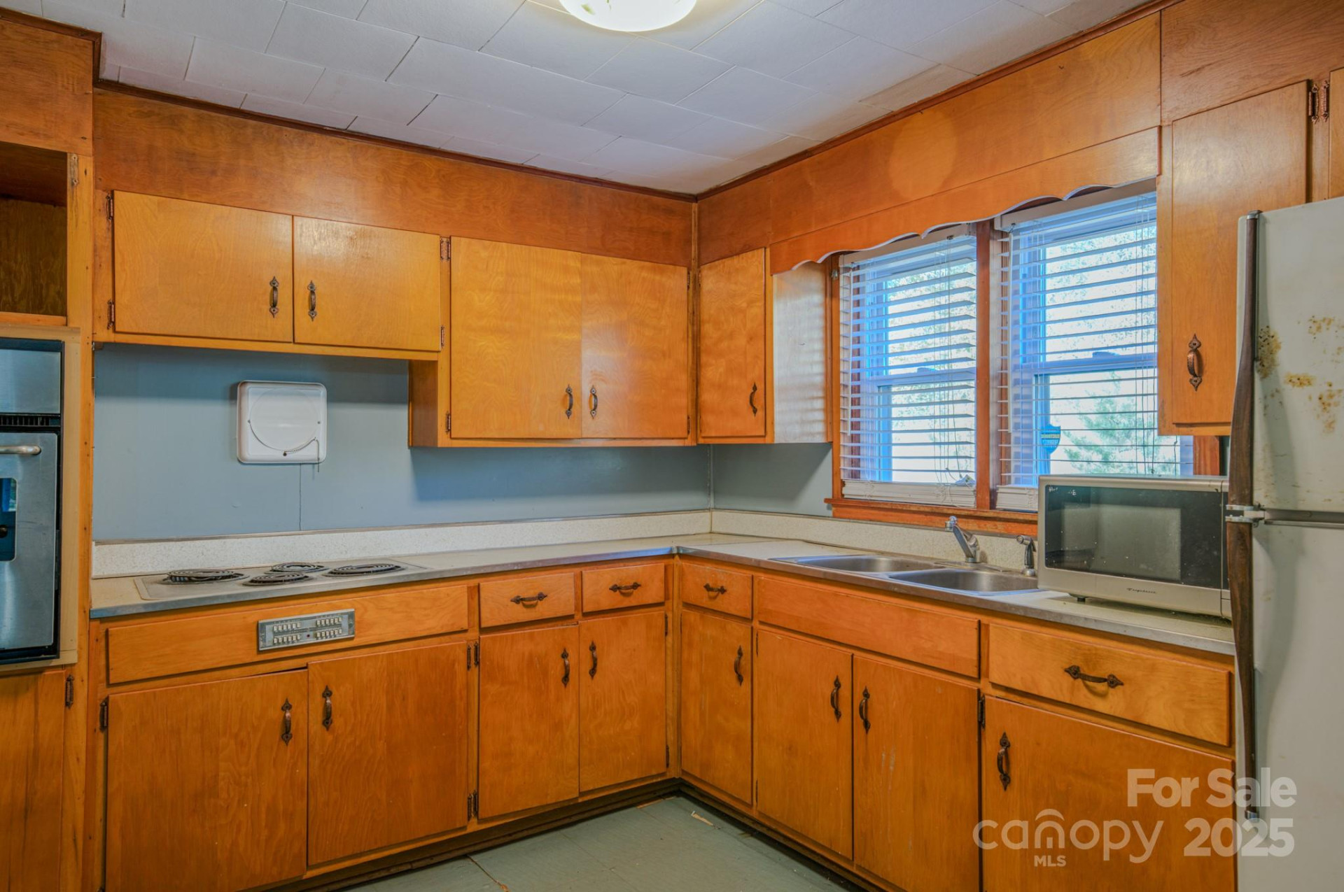 7 Noble Road - Photo 37