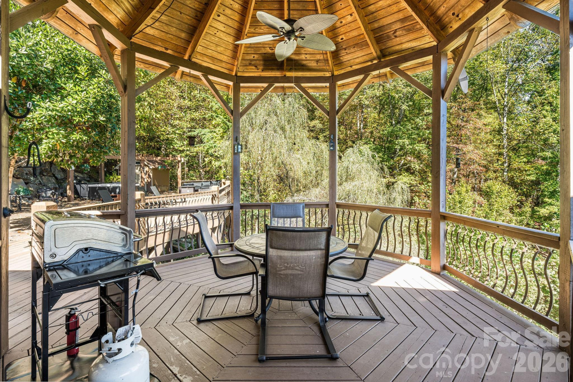 2076 Fontana Road - Photo 36