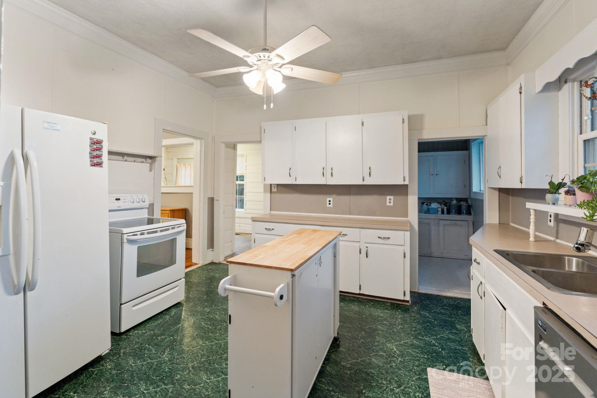 6921 Harmony Grove Road - Photo 11