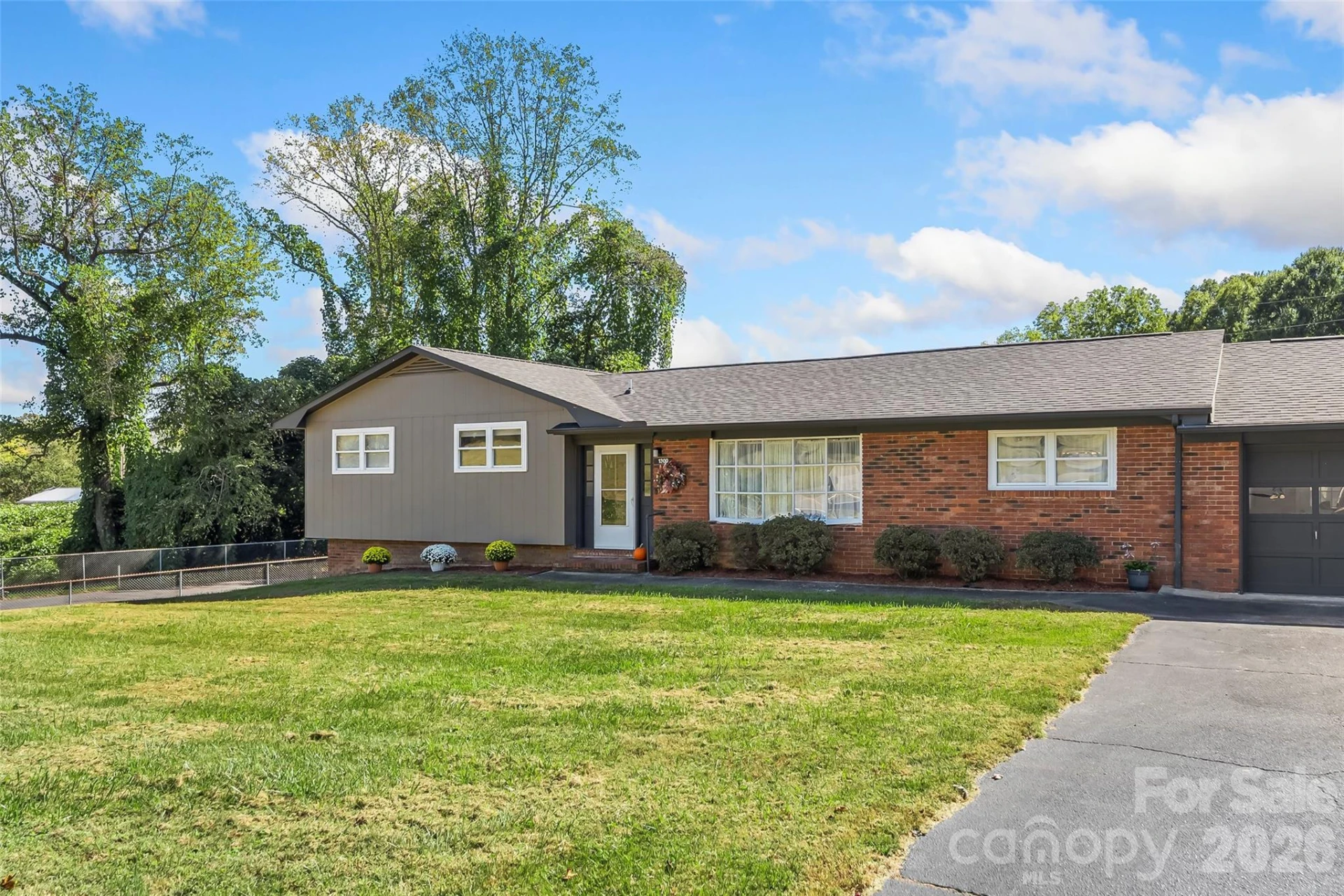 1300 Hankins Road - Photo 2