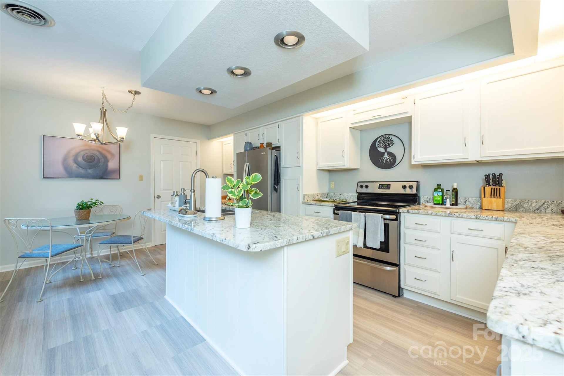 115 Clubwood Court - Photo 2