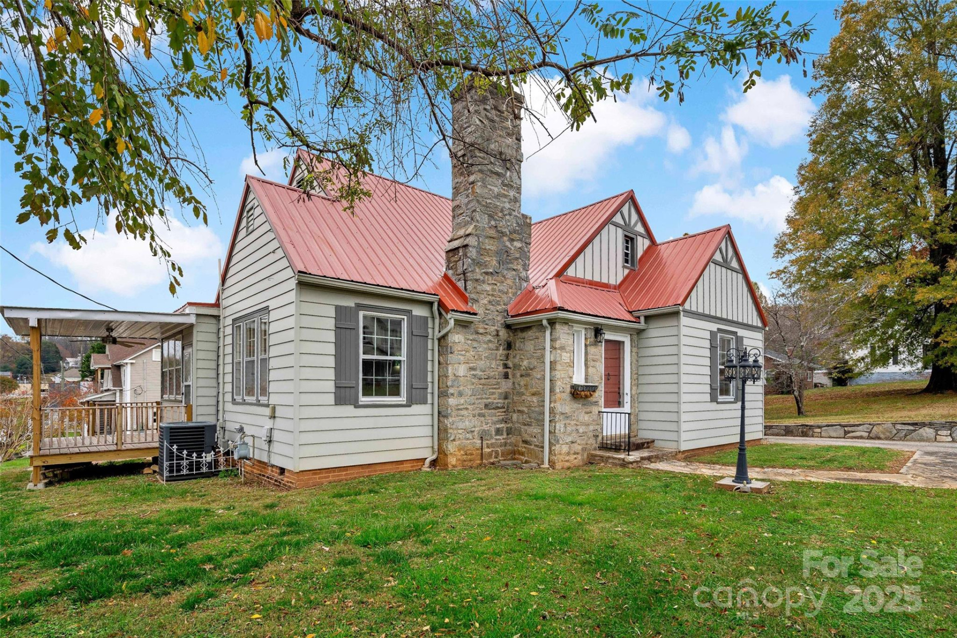 141 Madison Street - Photo 2