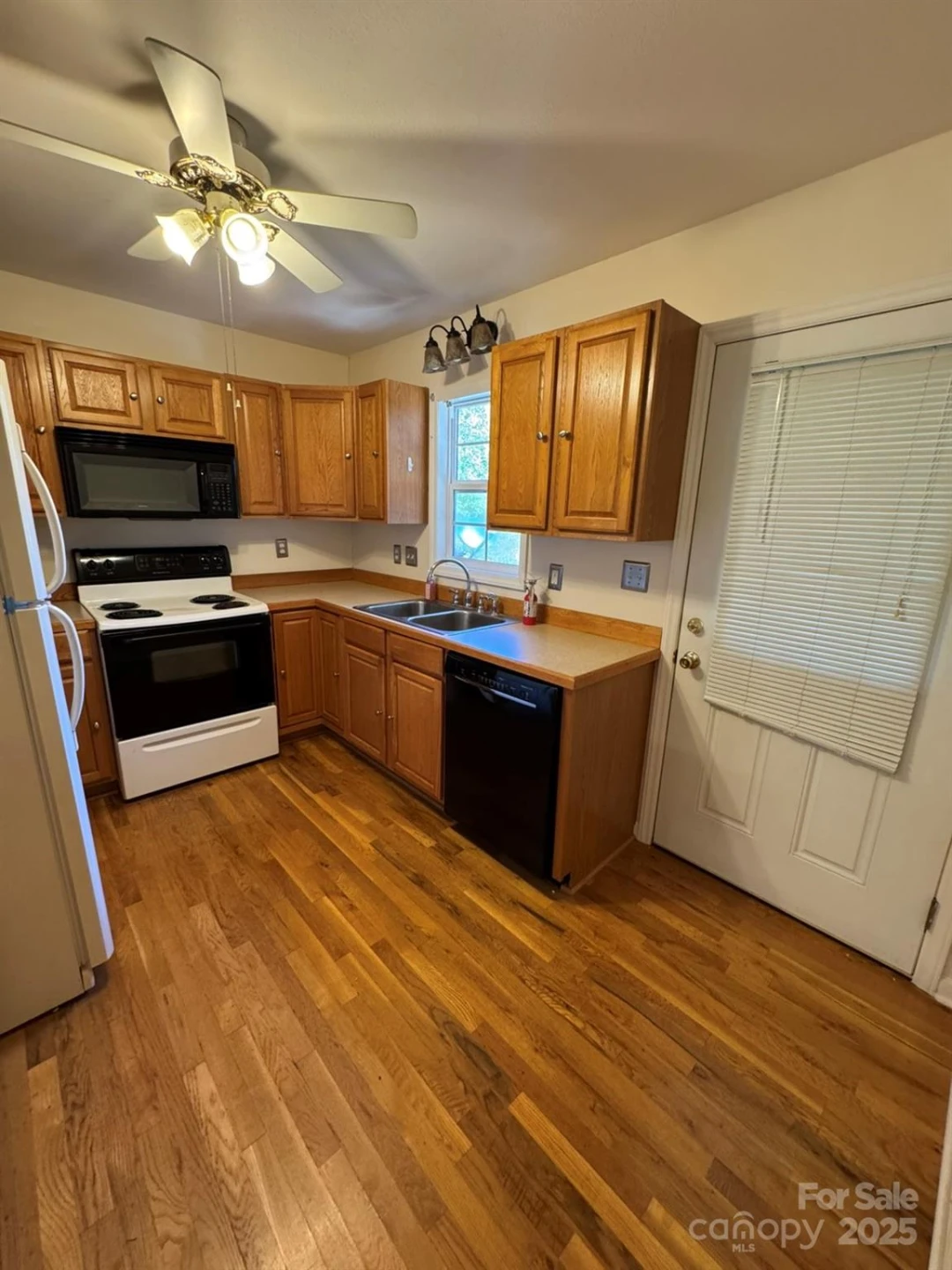 101 Whispering Pines Drive - Photo 11