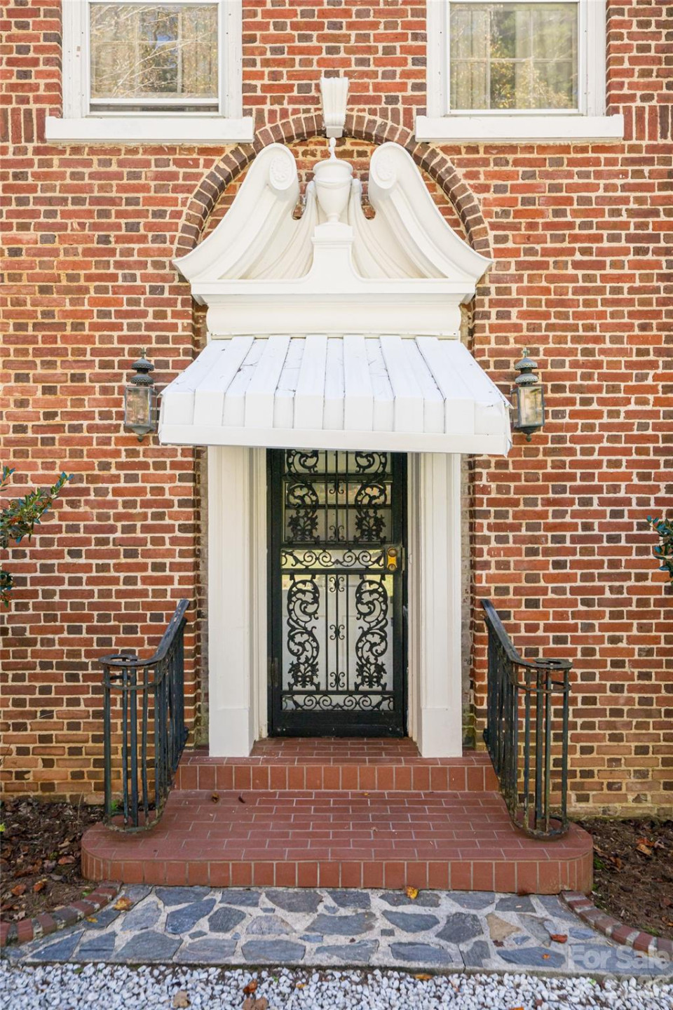 325 Vanderbilt Road - Photo 3