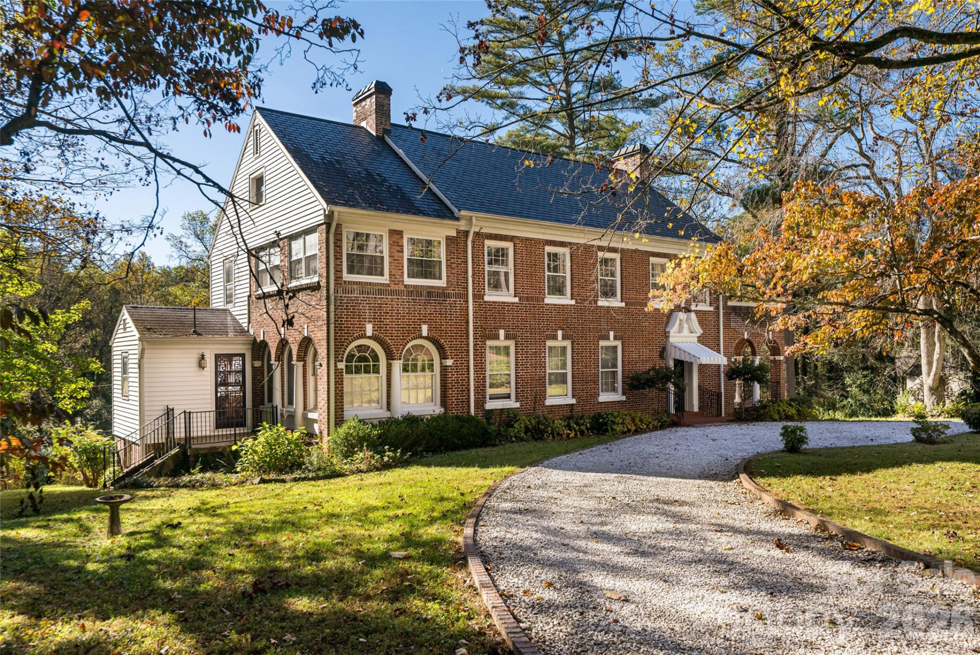 325 Vanderbilt Road - Photo 4