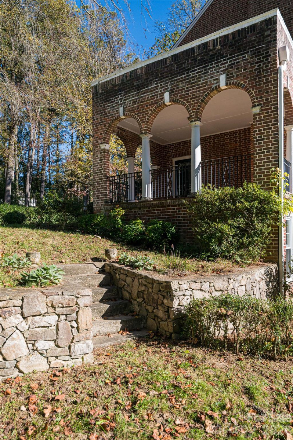 325 Vanderbilt Road - Photo 7