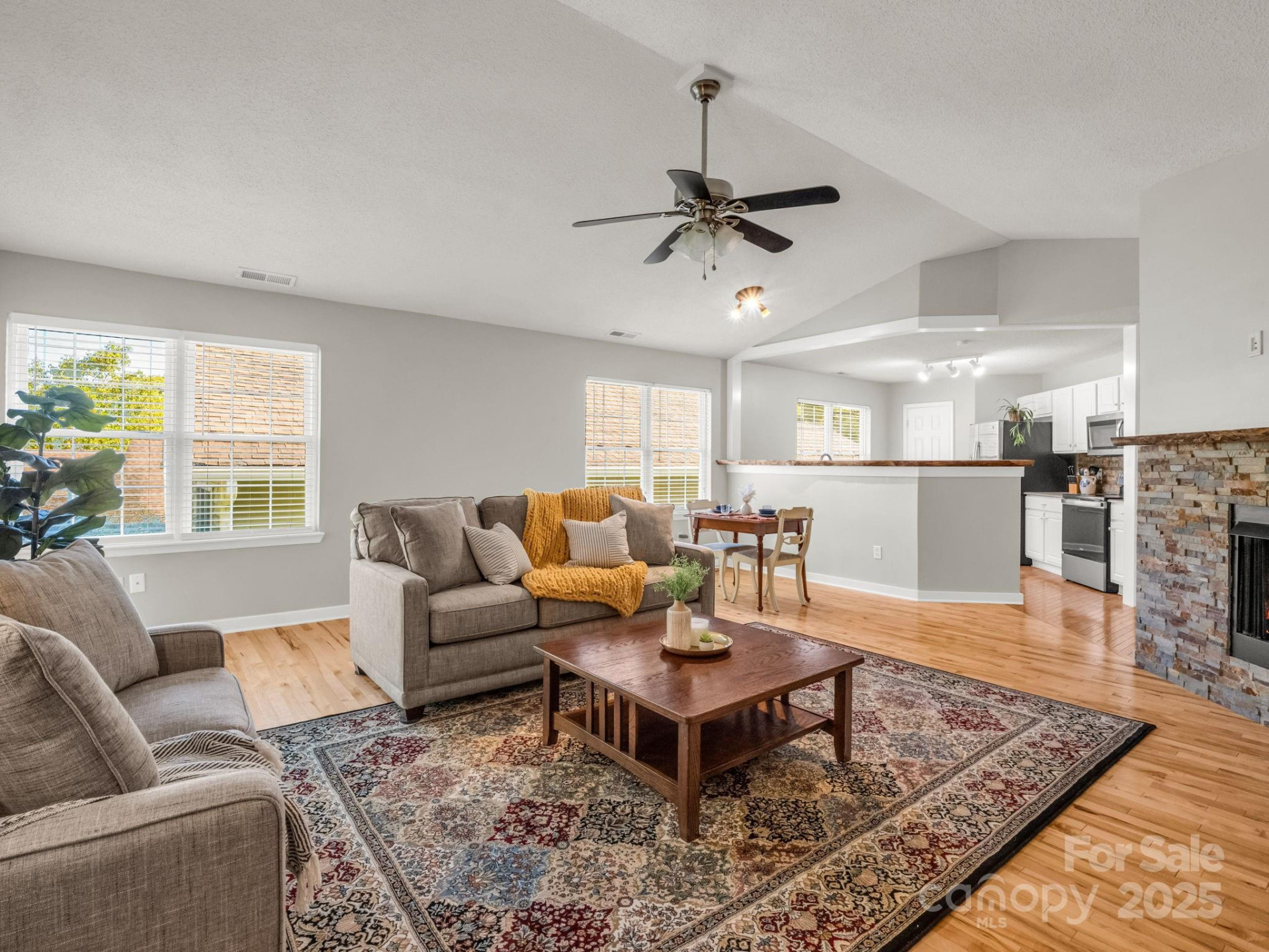 110 Creeks End Circle - Photo 2