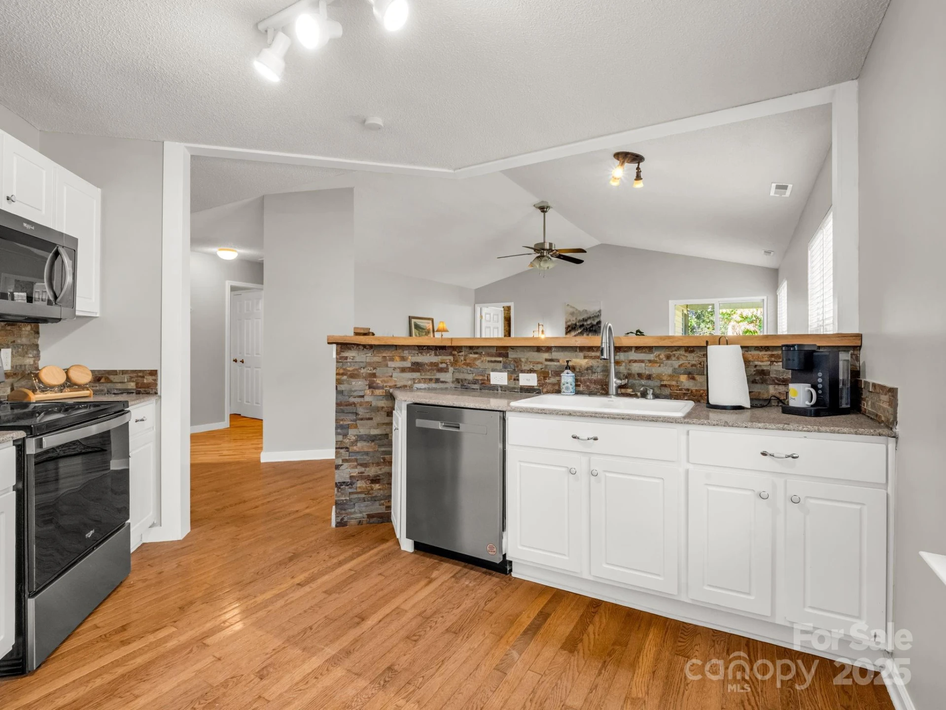 110 Creeks End Circle - Photo 9