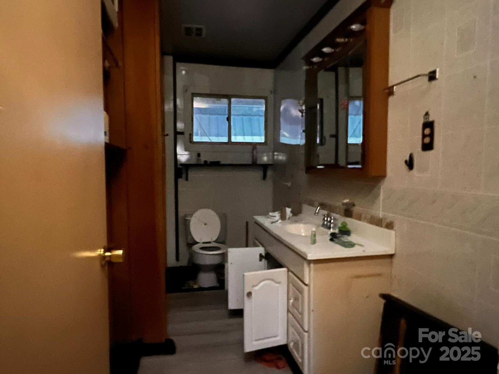 1371 Wing Road - Photo 2