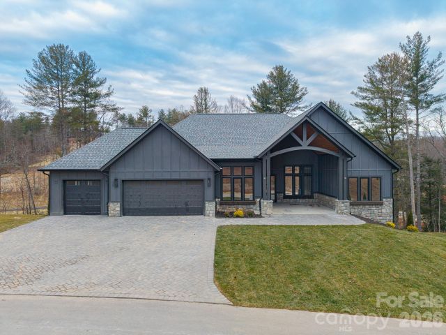 132 Sunridge Avenue, Horse Shoe, NC, 28742