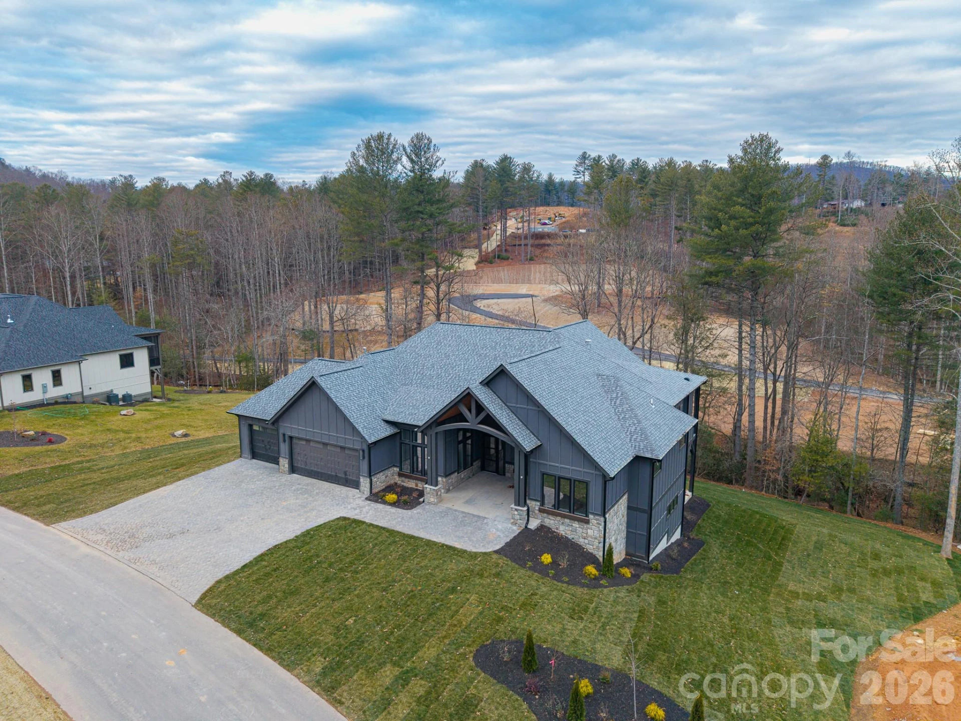 132 Sunridge Avenue - Photo 3