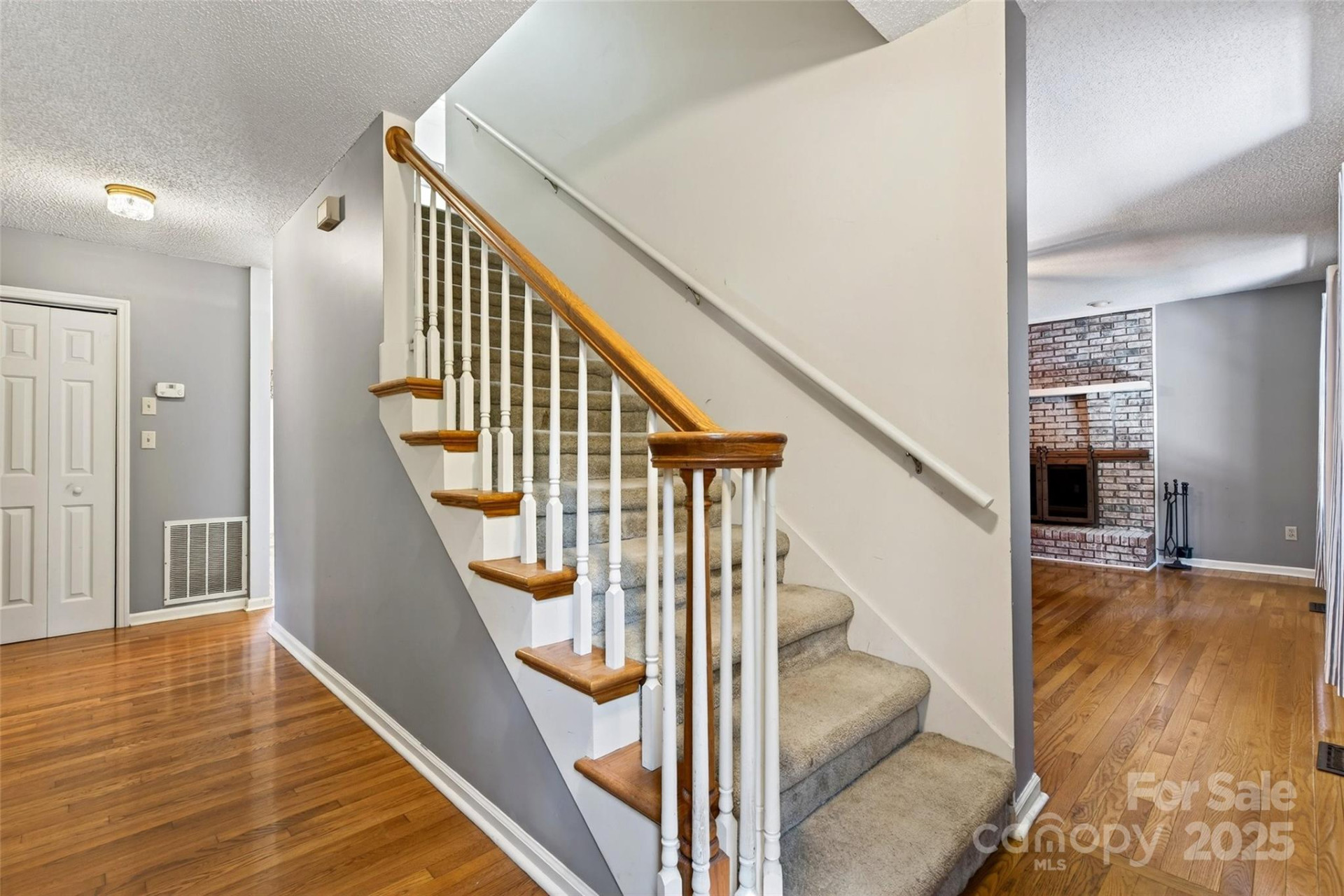 820 Lakey Gap Road - Photo 3