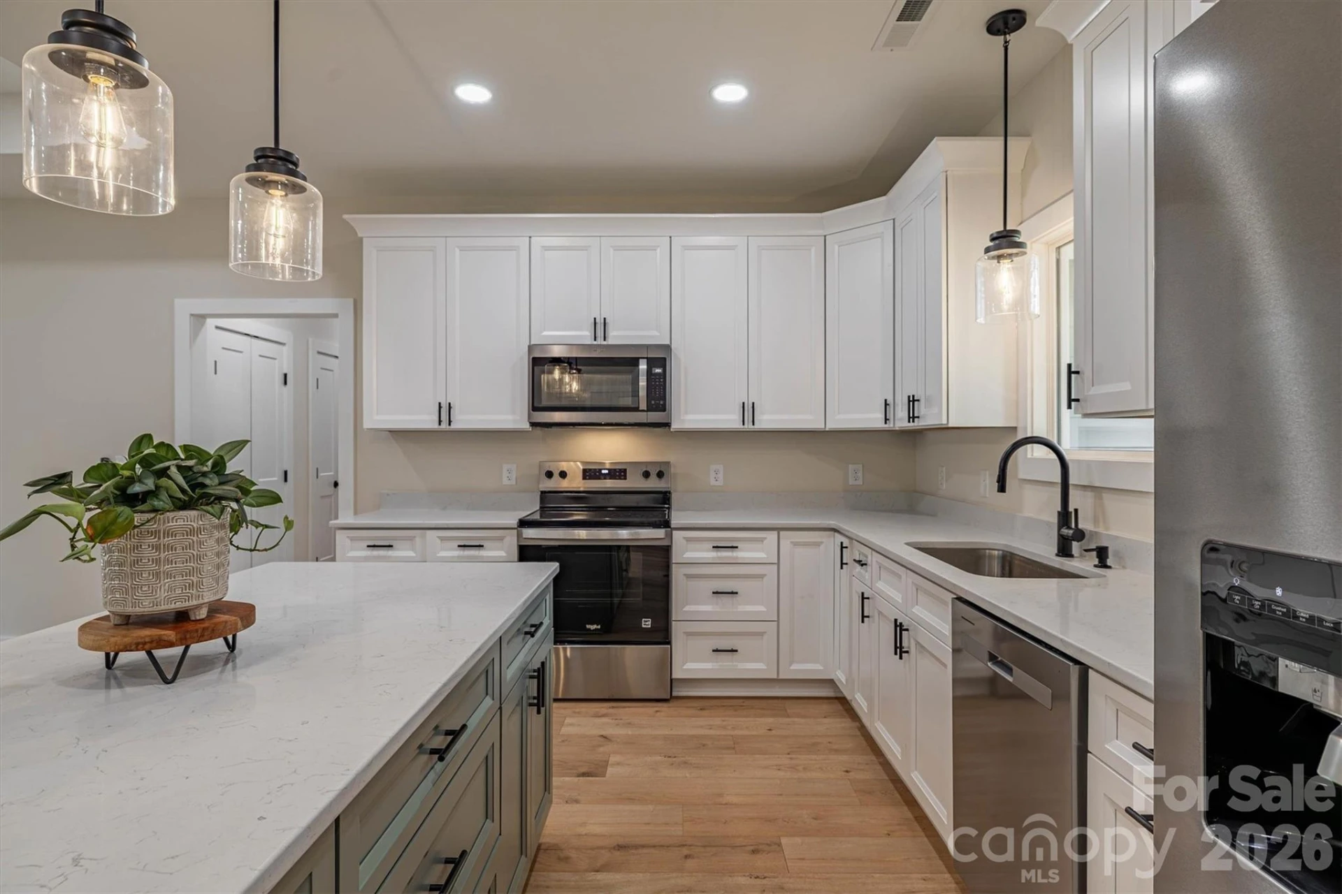 1008 Faith Court - Photo 8