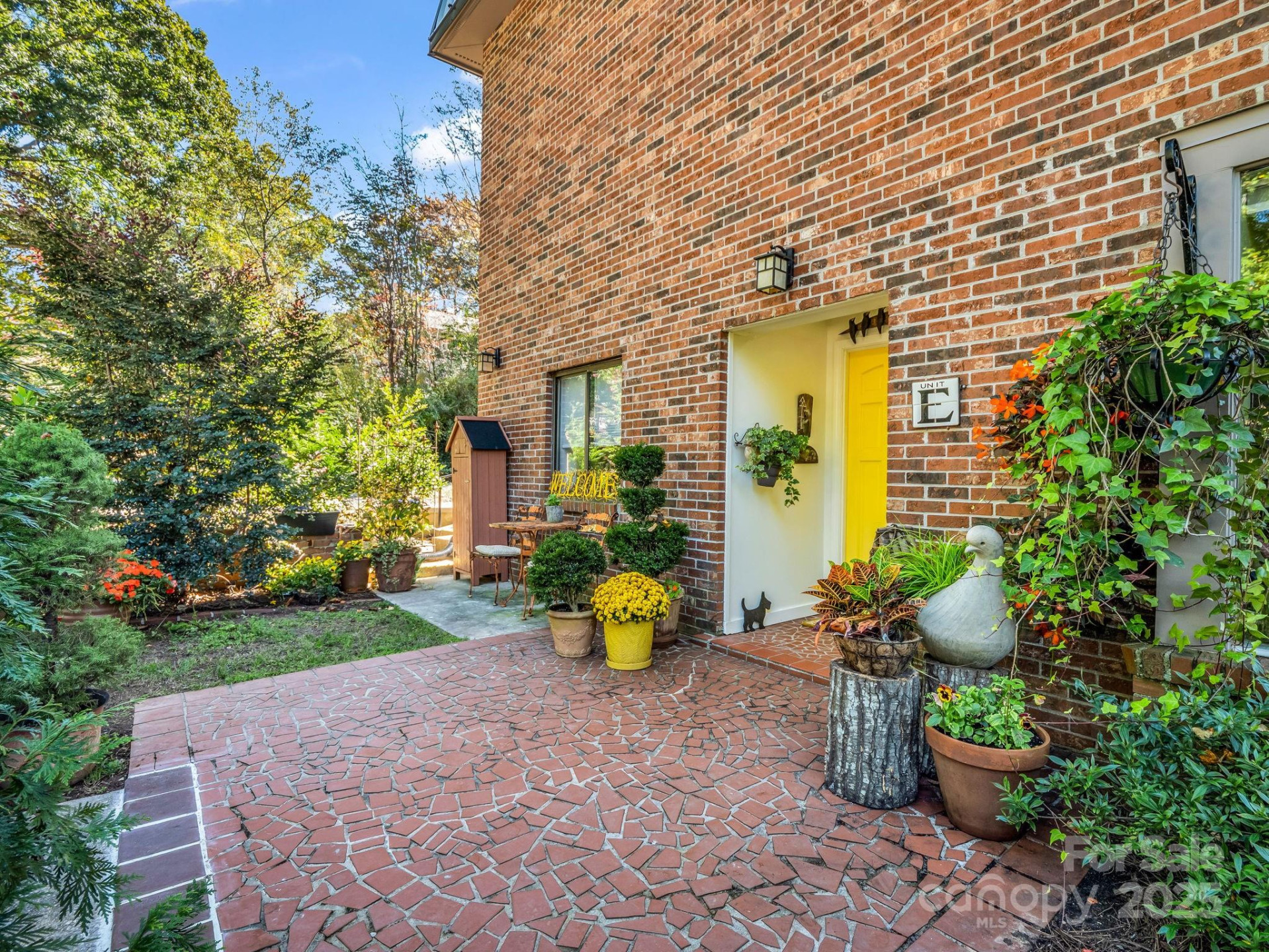 305 Grady Avenue