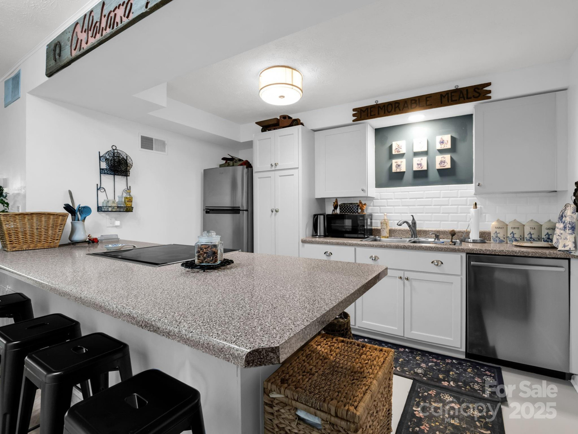 305 Grady Avenue - Photo 12