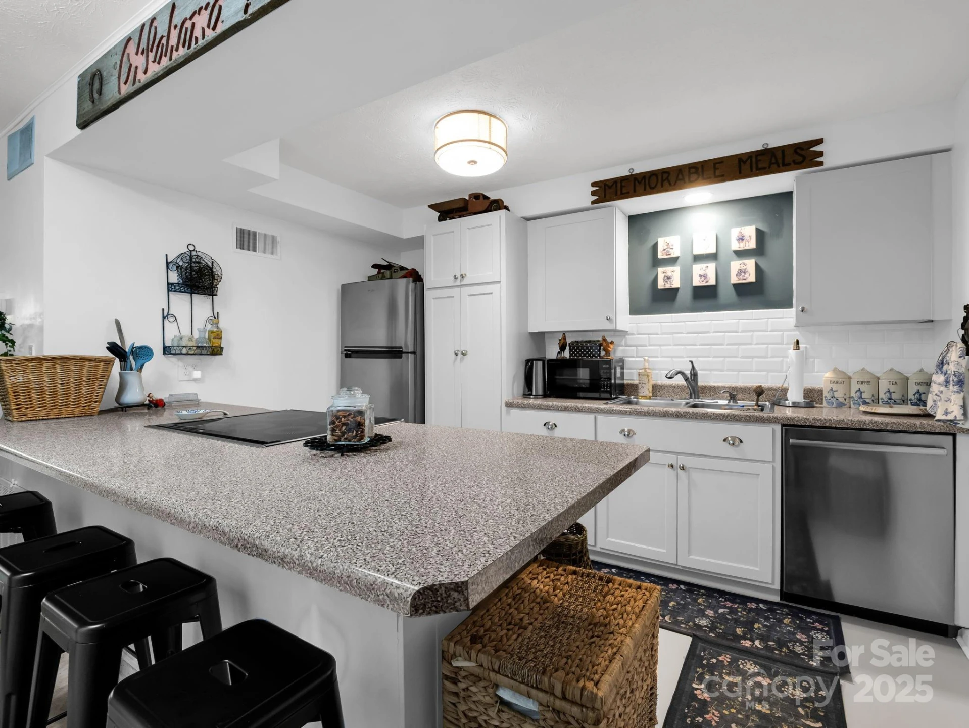 305 Grady Avenue - Photo 12