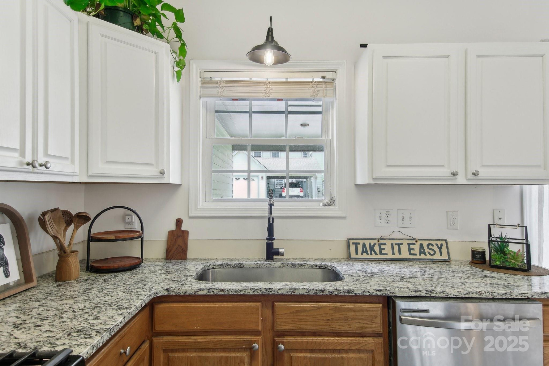 22 Rotunda Circle - Photo 15