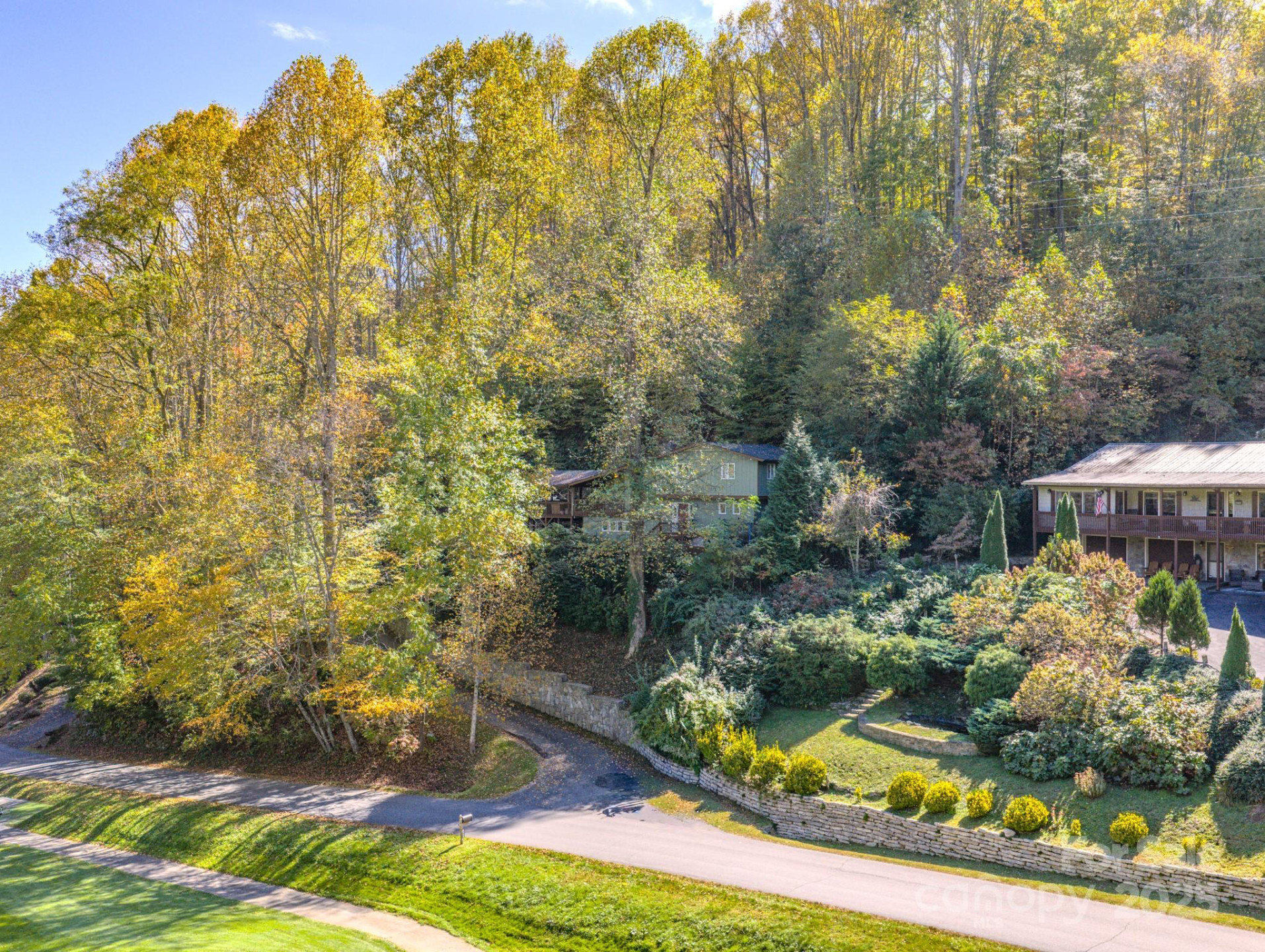 605 Country Club Drive - Photo 38