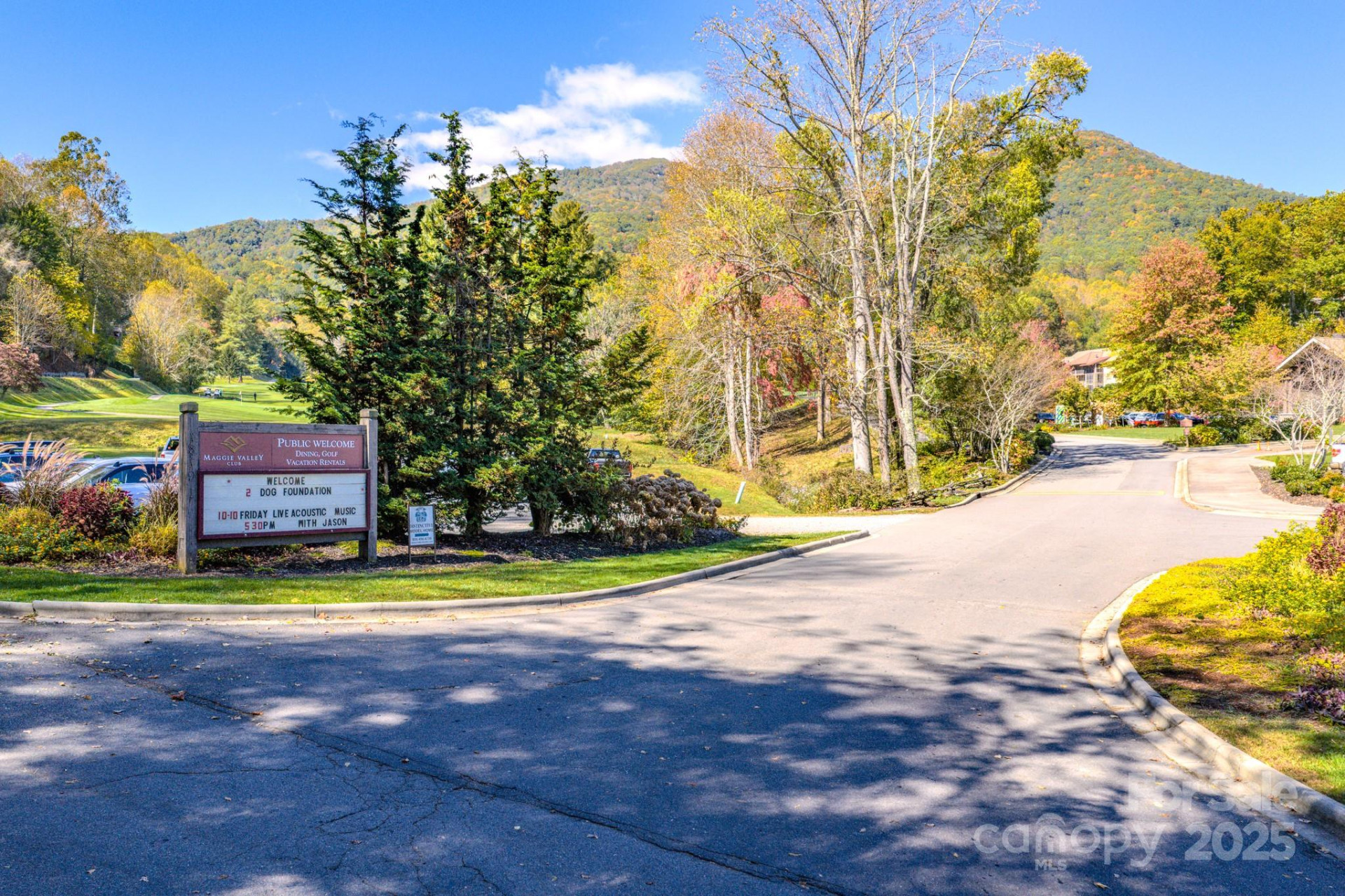 605 Country Club Drive - Photo 5