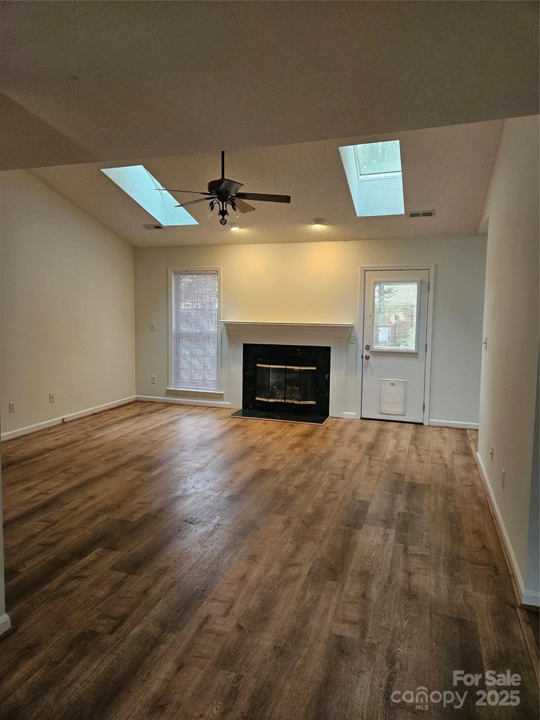396 Glensprings Drive - Photo 4