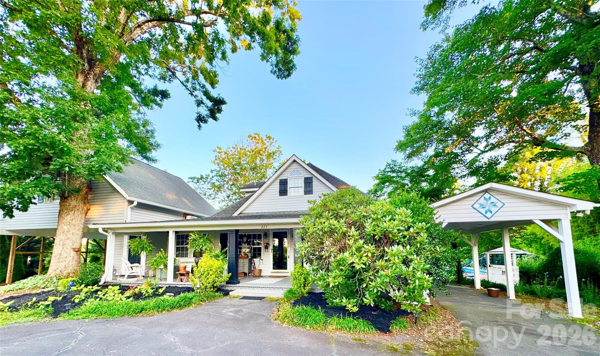 227 Reep Drive - Photo 2