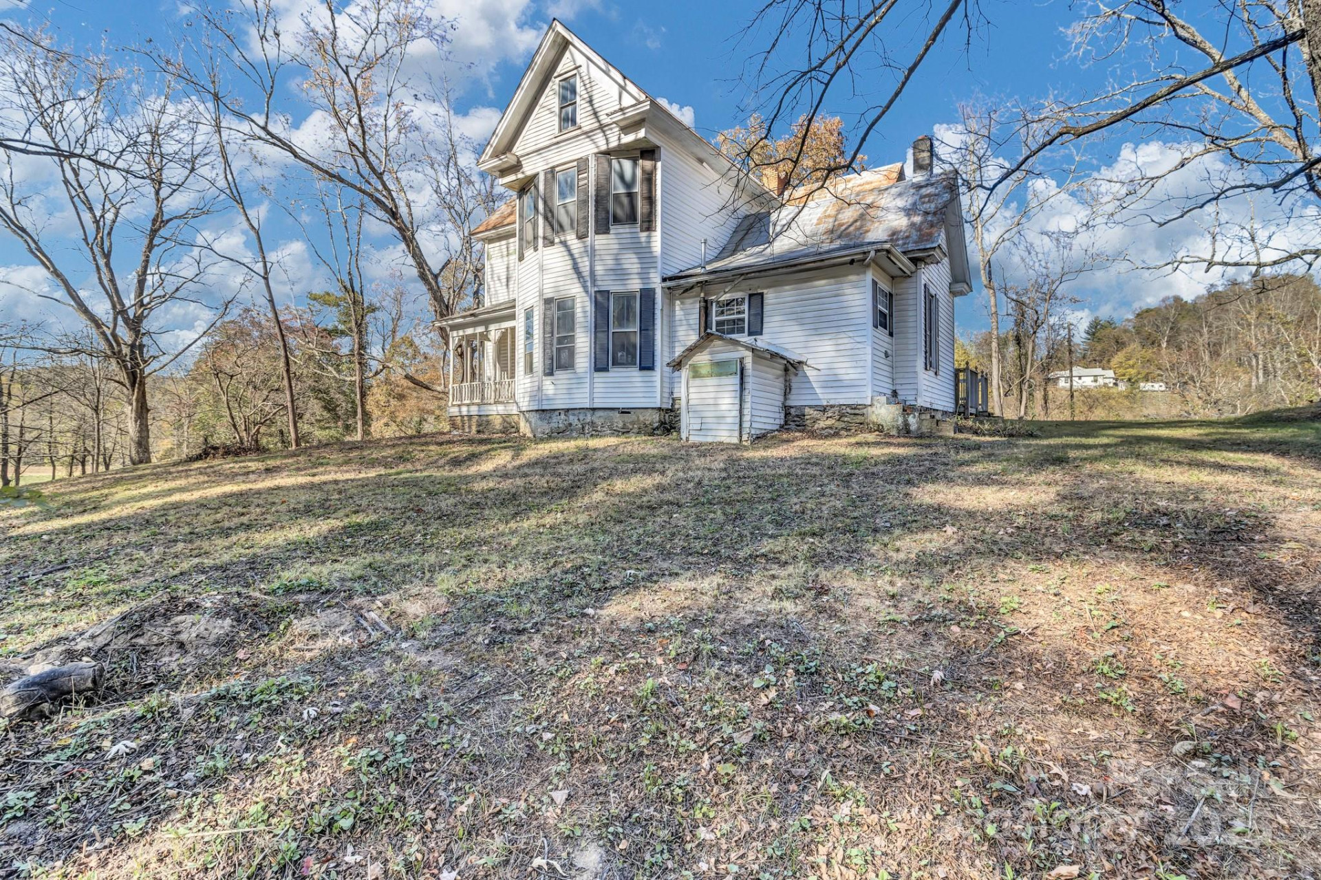 143 Sharon Road - Photo 2