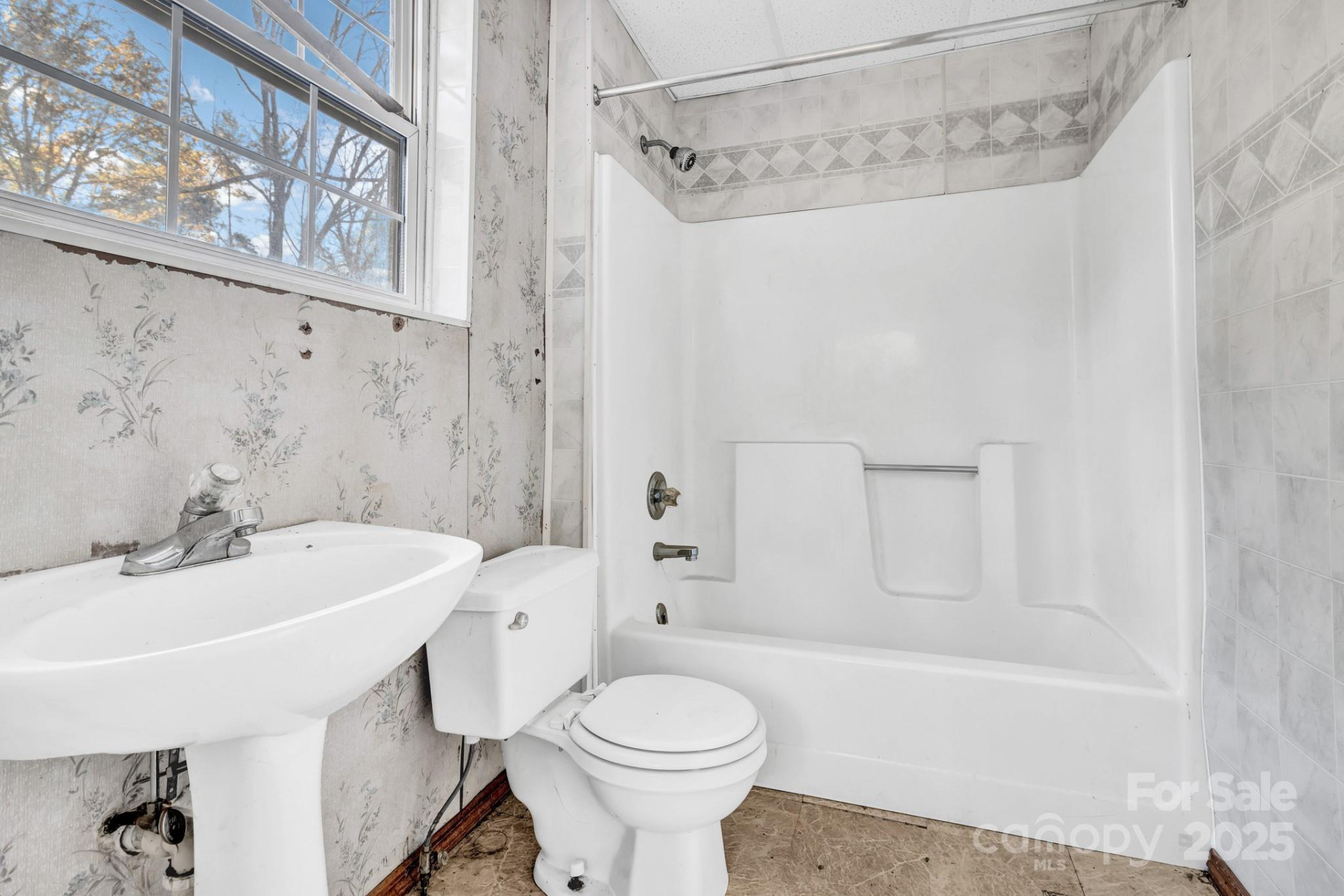 143 Sharon Road - Photo 14