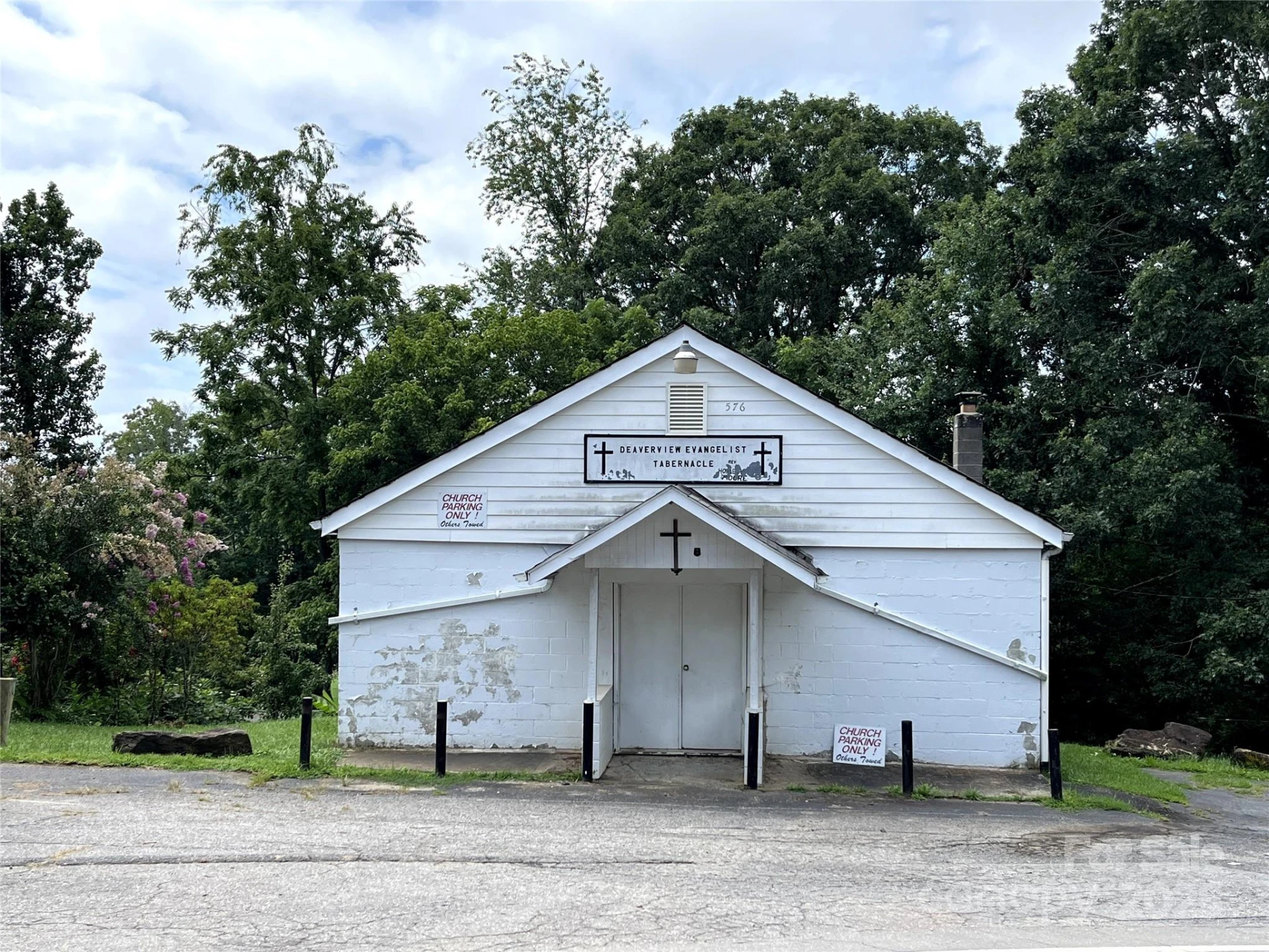576 Deaverview Road