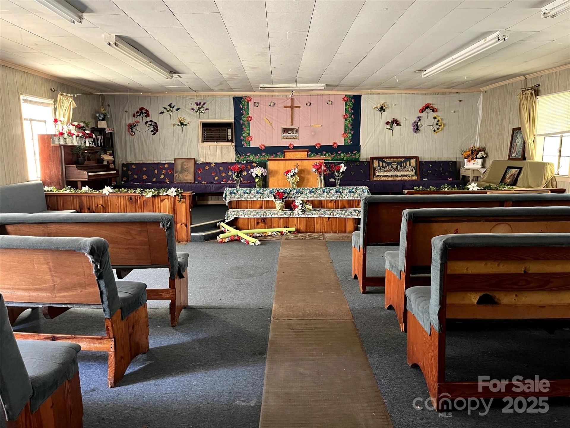 576 Deaverview Road - Photo 2